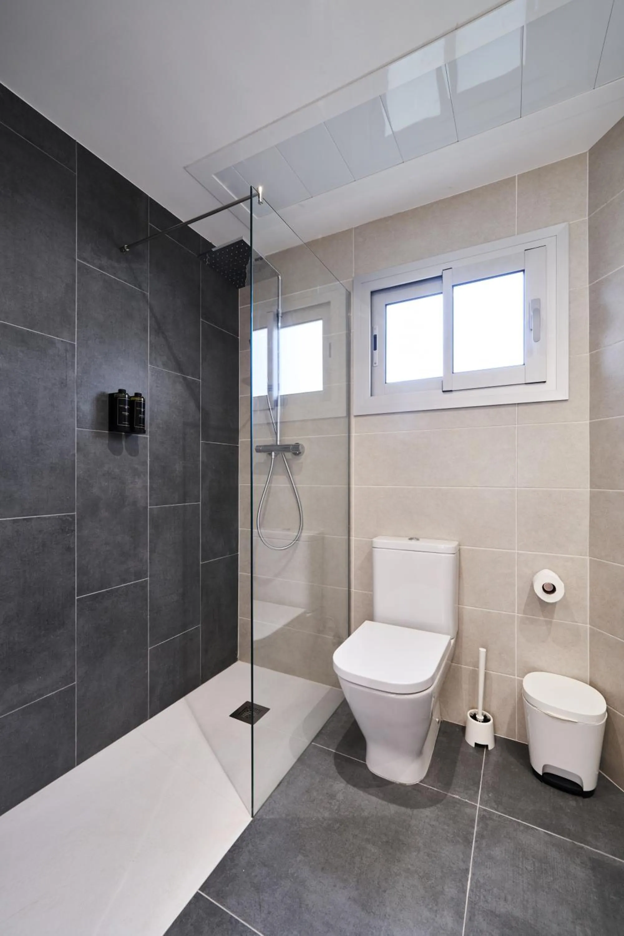 Shower in Aparthotel Augusta