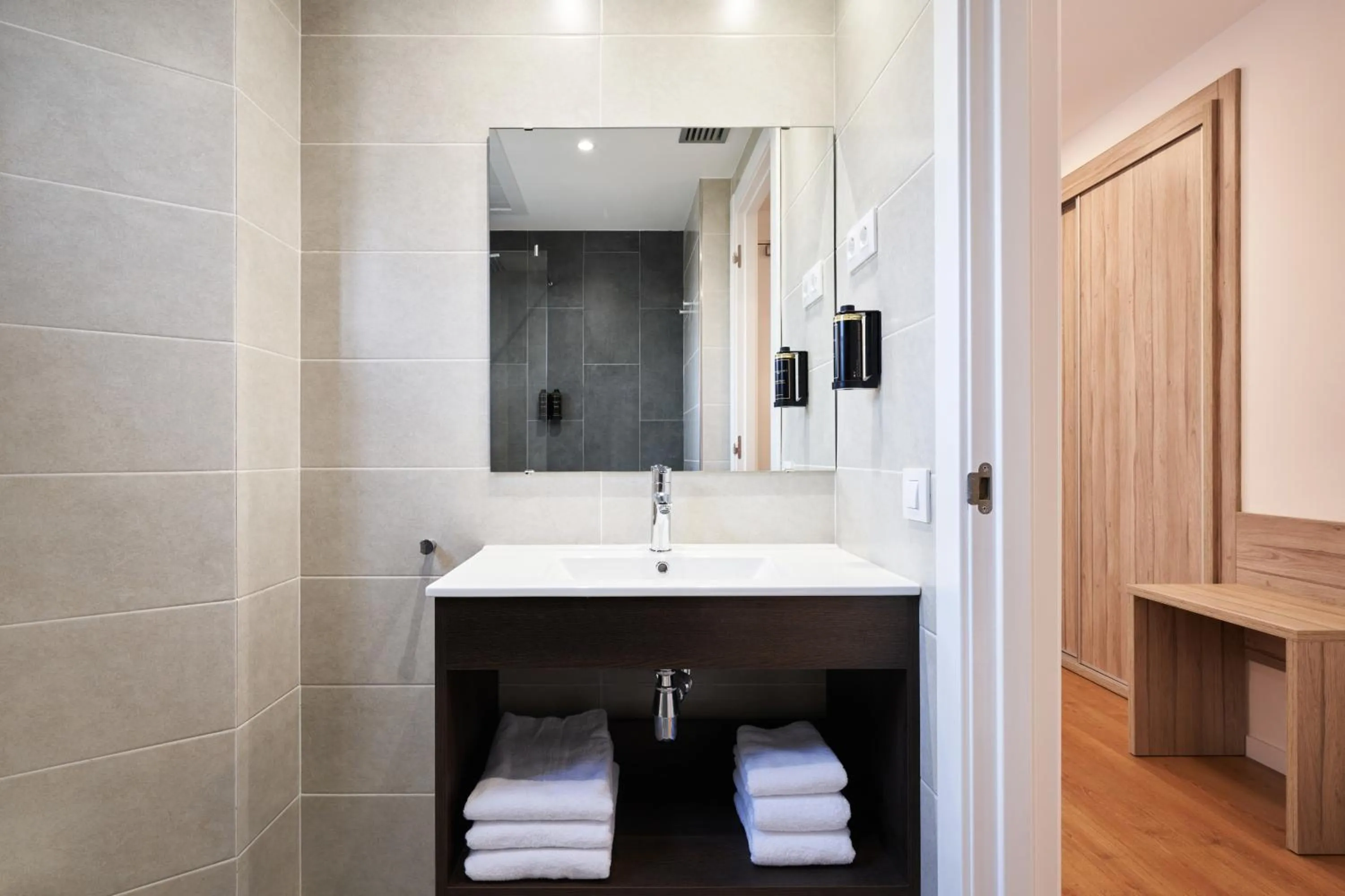 Bathroom in Aparthotel Augusta