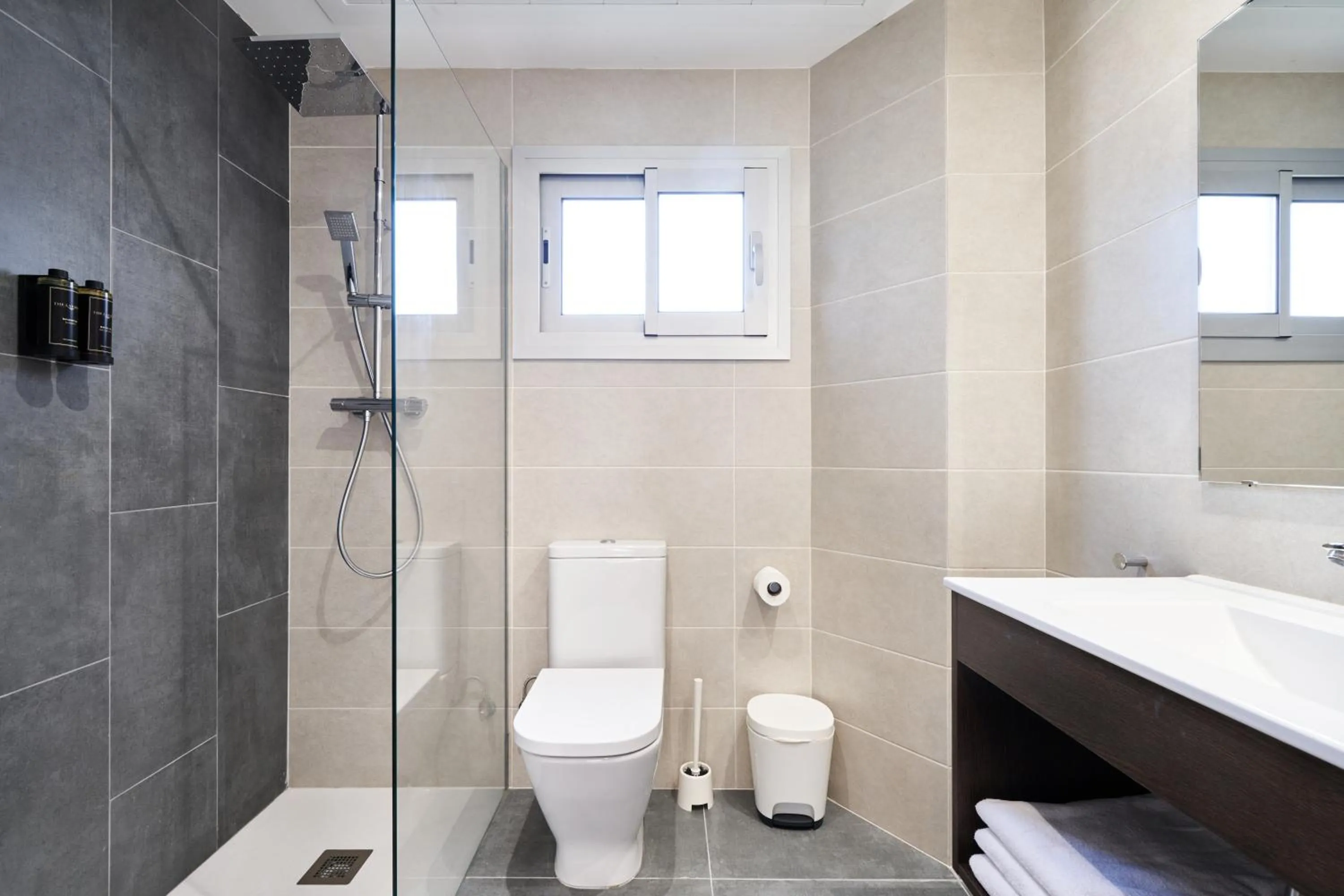 Shower in Aparthotel Augusta