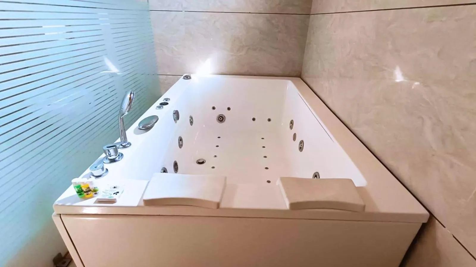 Bath in KK Jungle View Resort