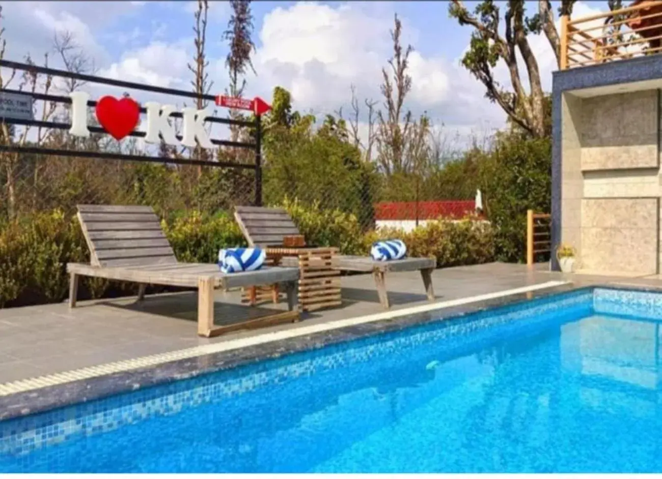 Swimming pool in KK Jungle View Resort - Jim Corbett Swimming pool in KK Jungle View Resort - Jim Corbett