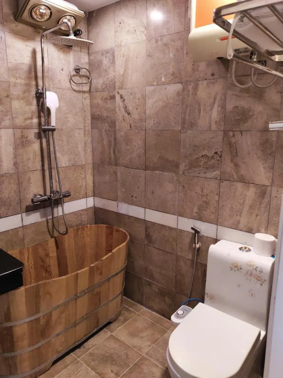 Toilet in Ruby Serviced Apartment Phan Ke Binh