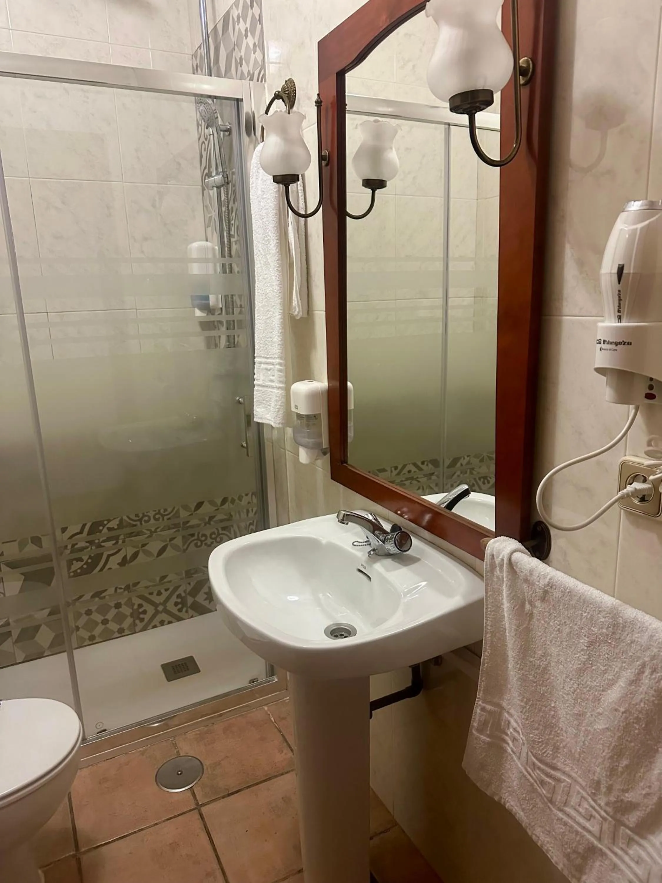 Bathroom in Hotel El Mirador