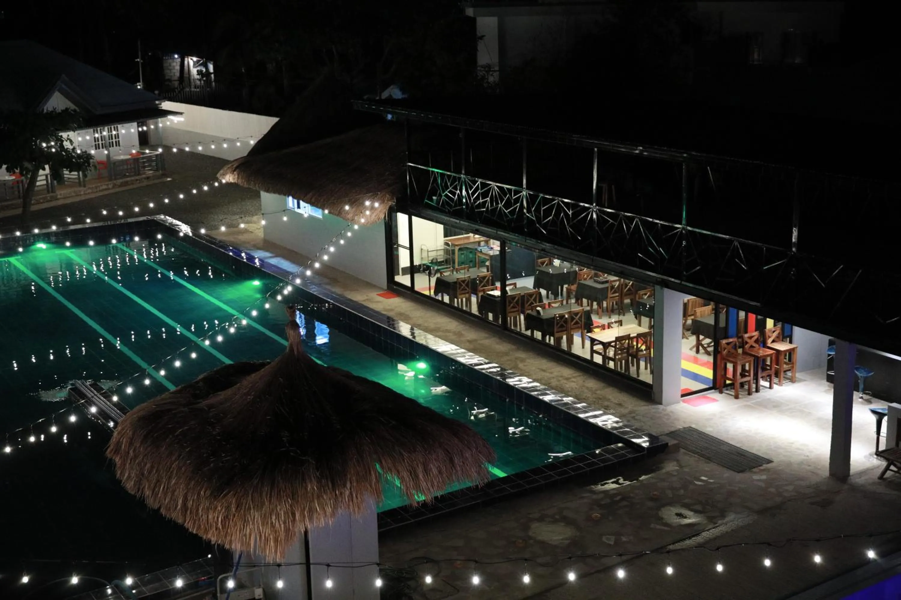 Night in 버진 아일랜드 리조트 Virgin Island Resort Restaurant & Spa