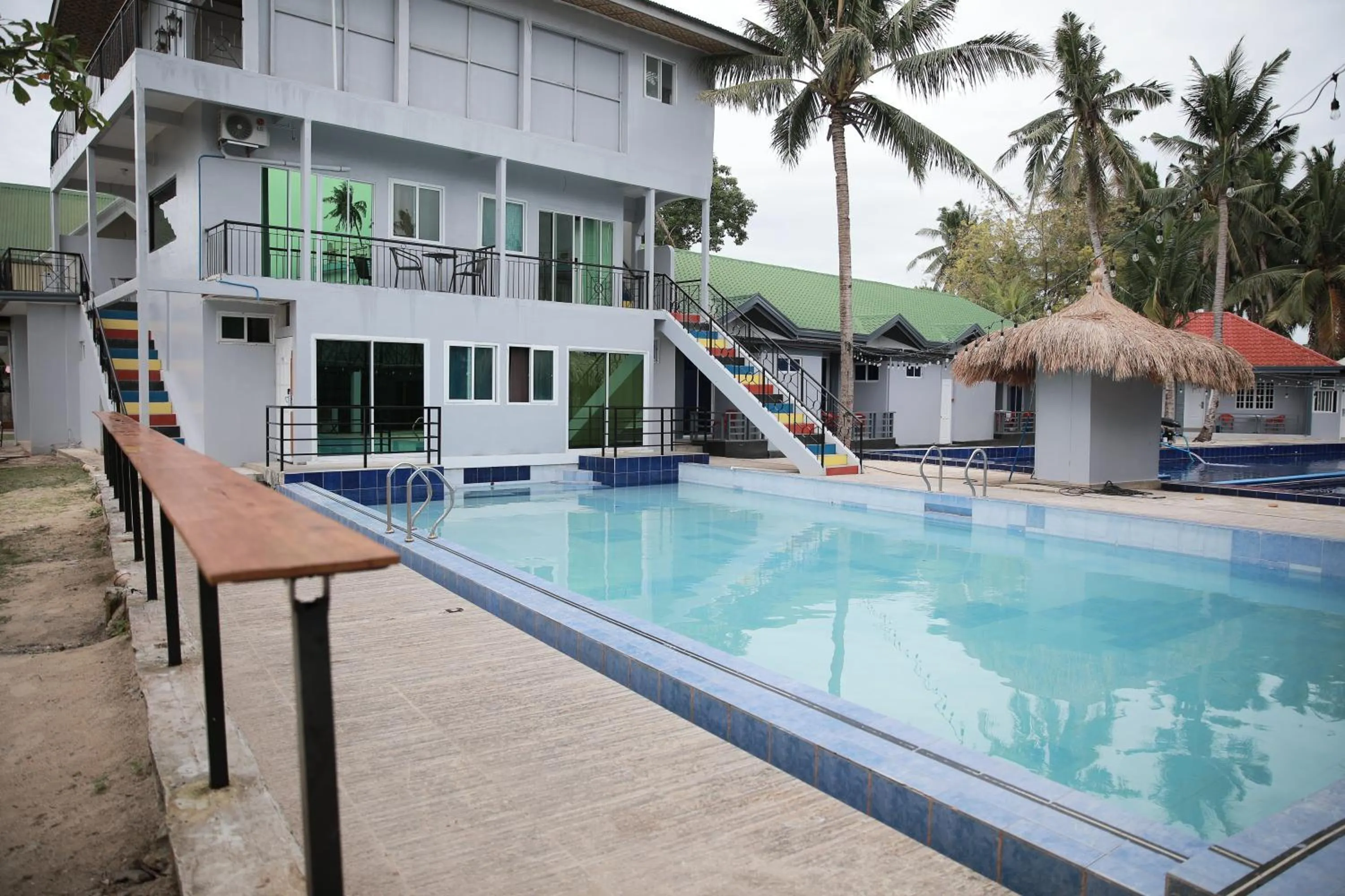 Swimming pool in 버진 아일랜드 리조트 Virgin Island Resort Restaurant & Spa