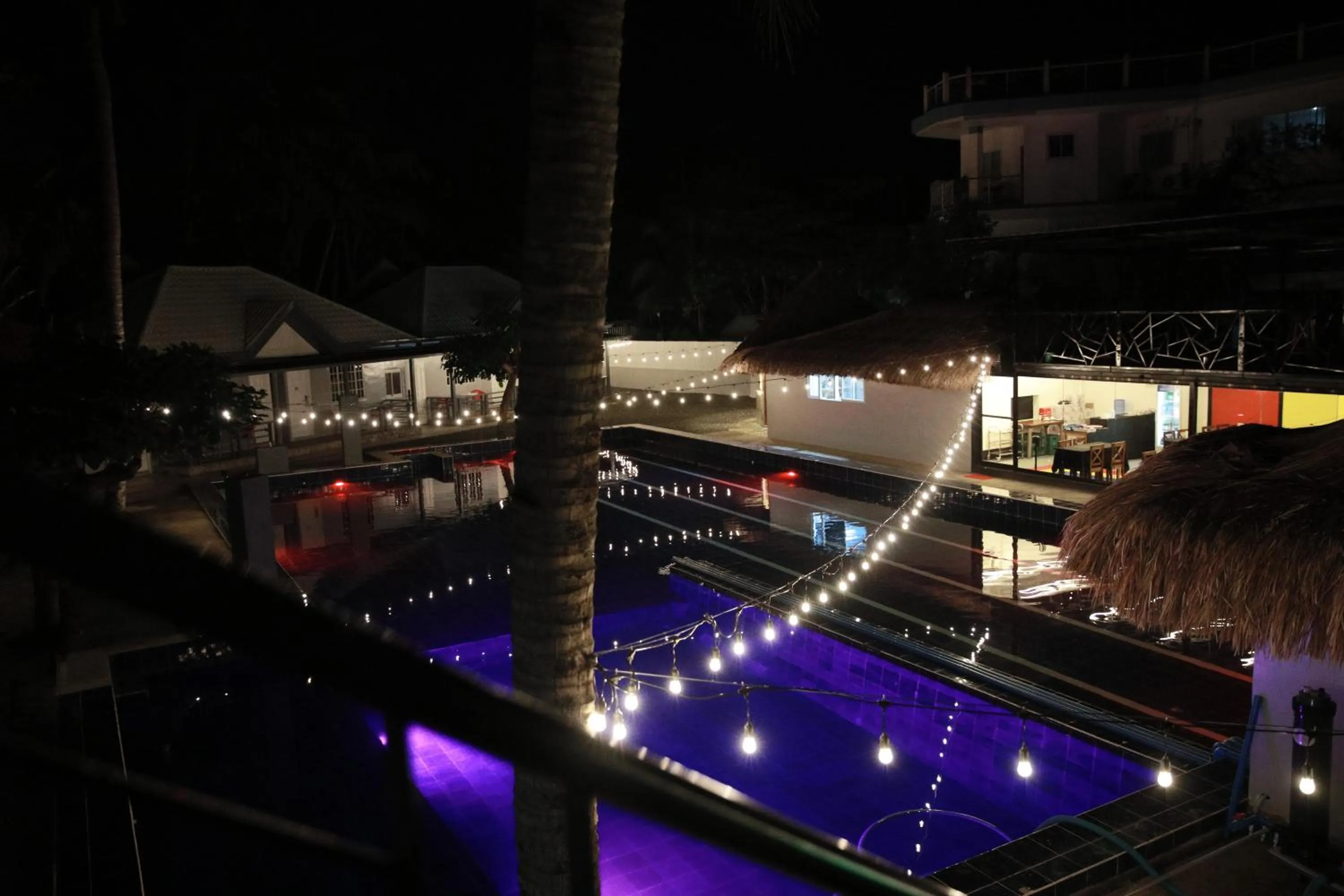 Night in 버진 아일랜드 리조트 Virgin Island Resort Restaurant & Spa