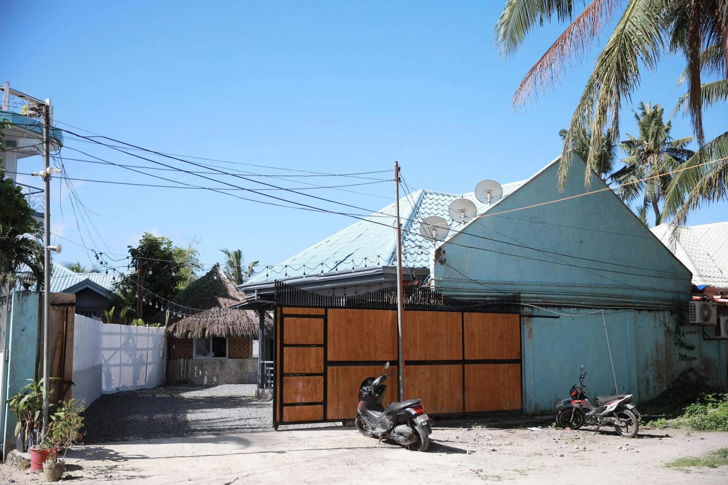 Property building in 버진 아일랜드 리조트 Virgin Island Resort Restaurant & Spa