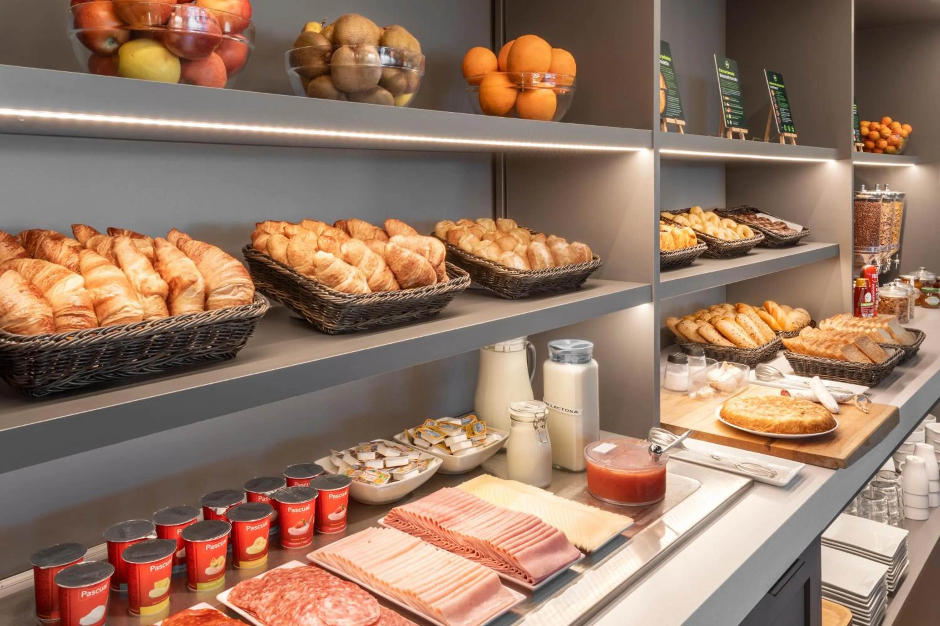 Buffet breakfast in B&B HOTEL Valencia Aeropuerto