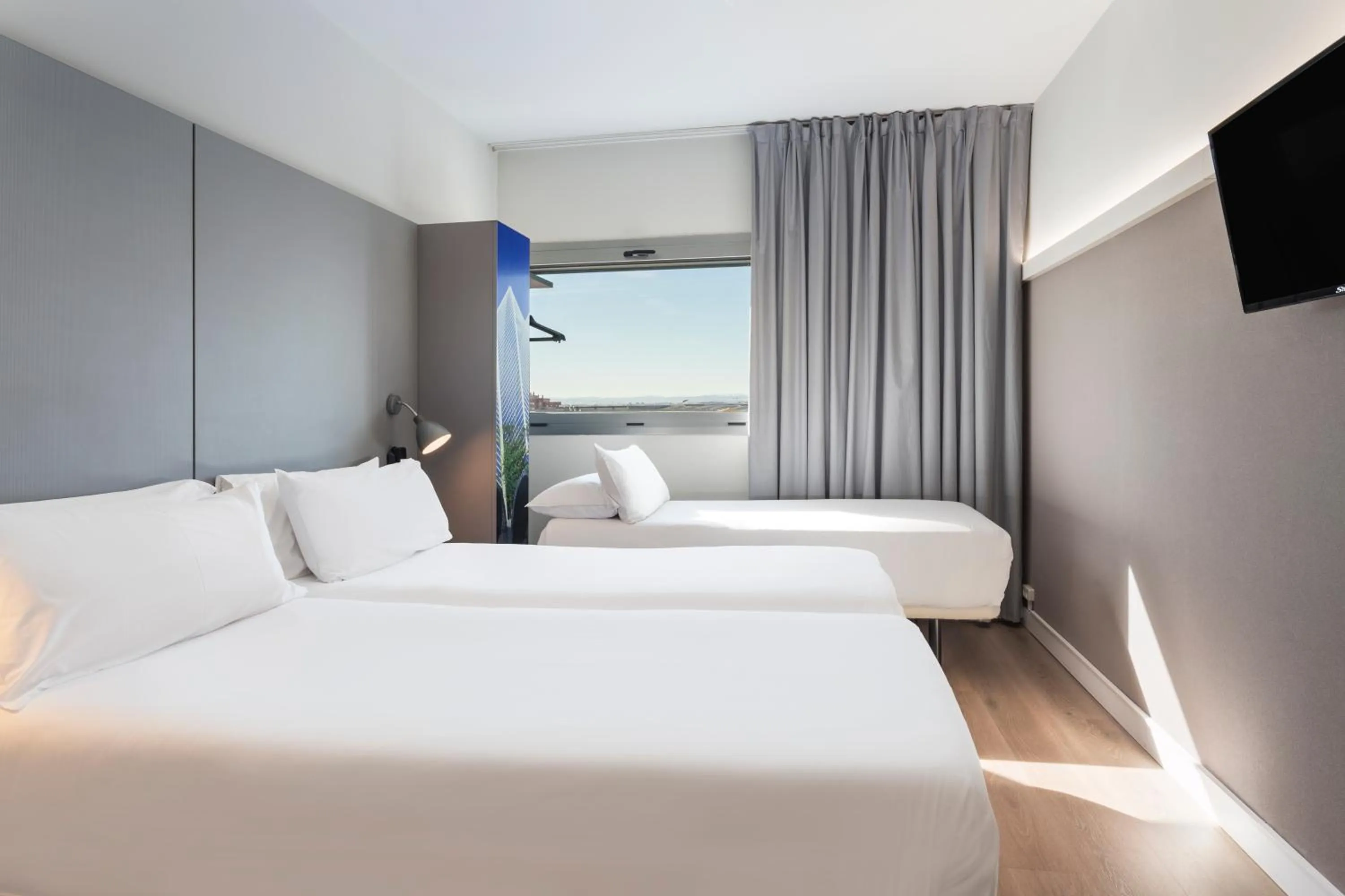 Bed in B&B HOTEL Valencia Aeropuerto