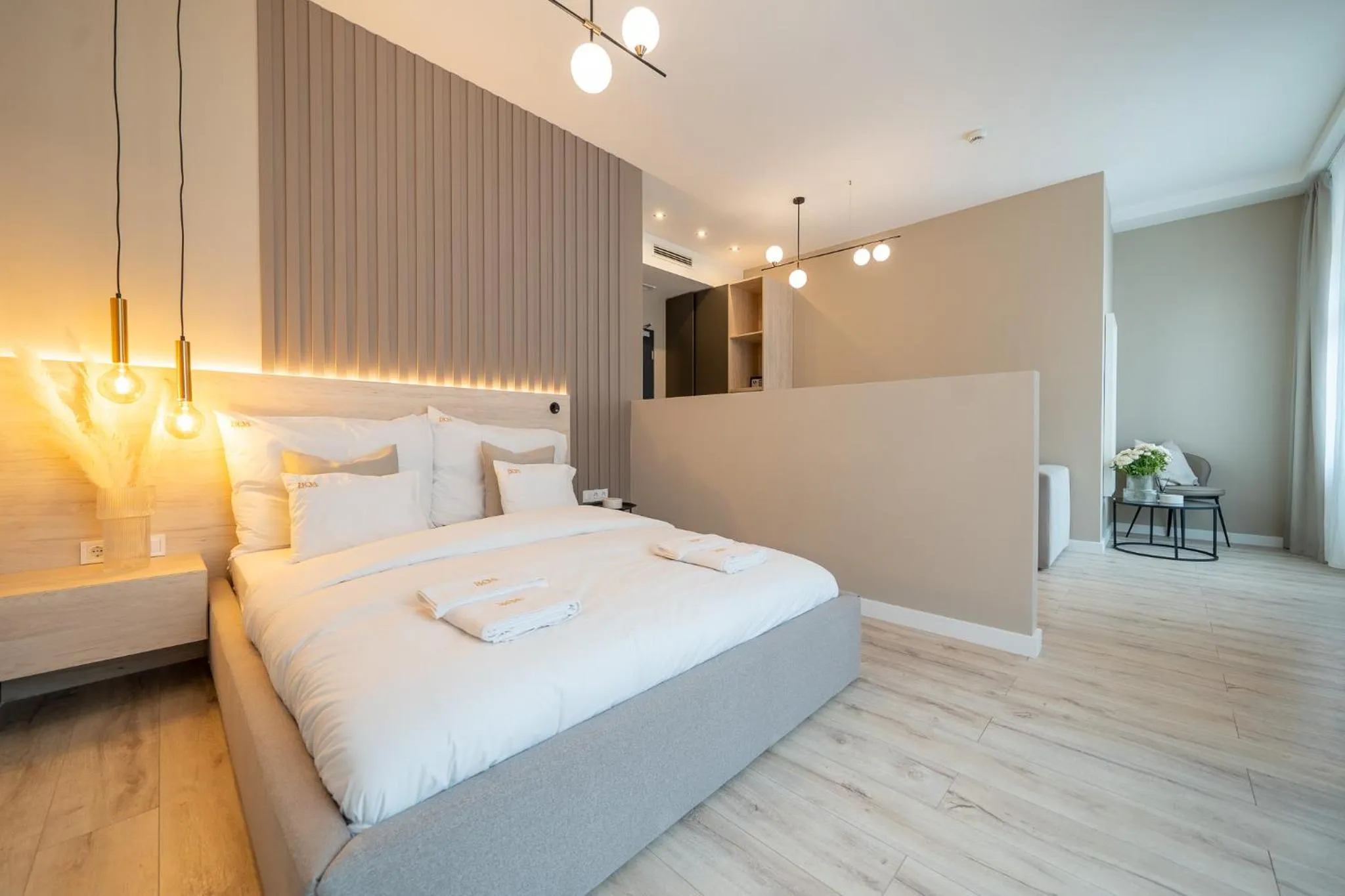 Photo of the whole room, Bed in Karoly Boutique Suites, Best Location by BQA