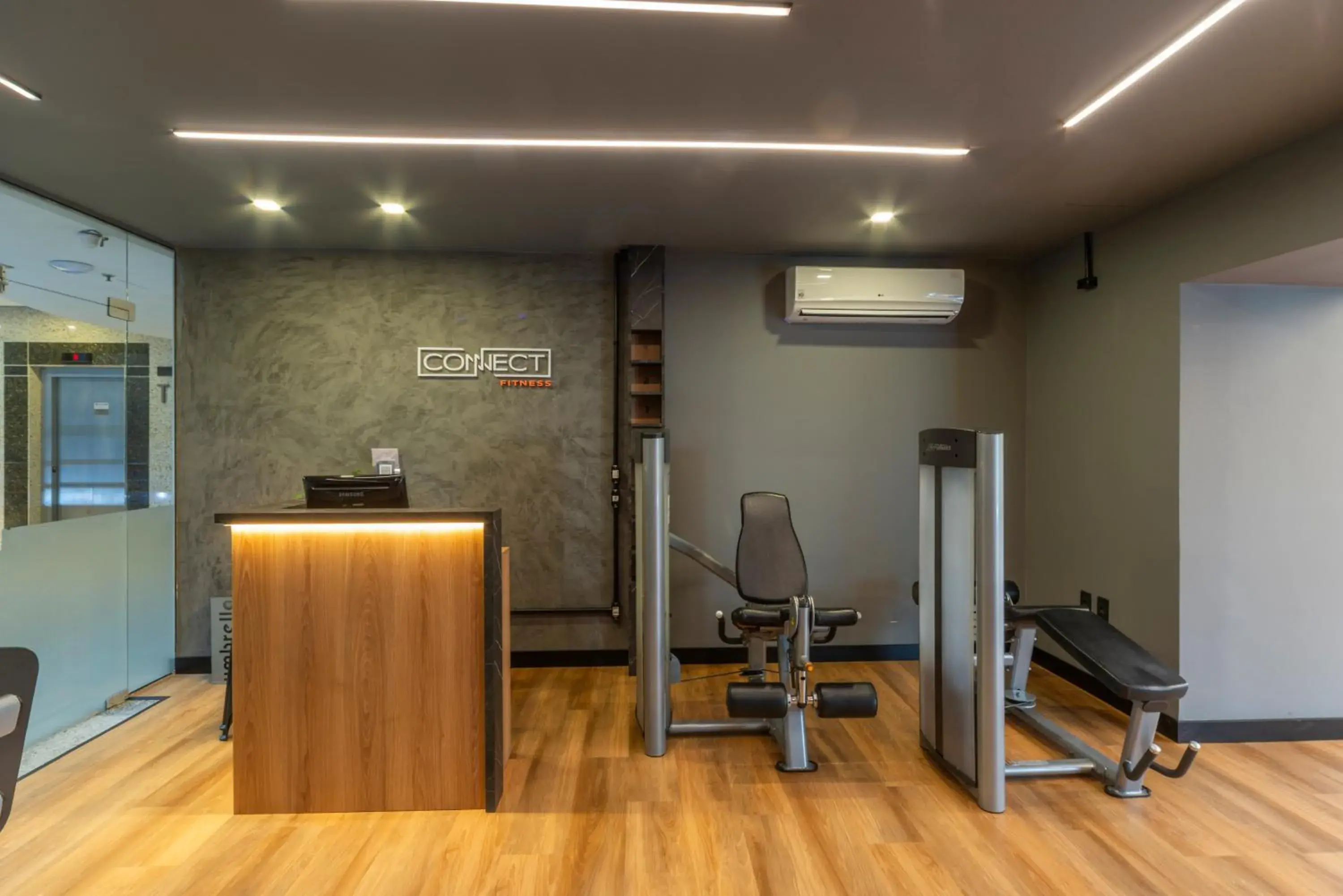 Fitness centre/facilities in Manhattan Porto Alegre by Mercure - 5 minutos do Hospital Moinhos de Vento Fitness centre/facilities in Manhattan Porto Alegre by Mercure - 5 minutos do Hospital Moinhos de Vento