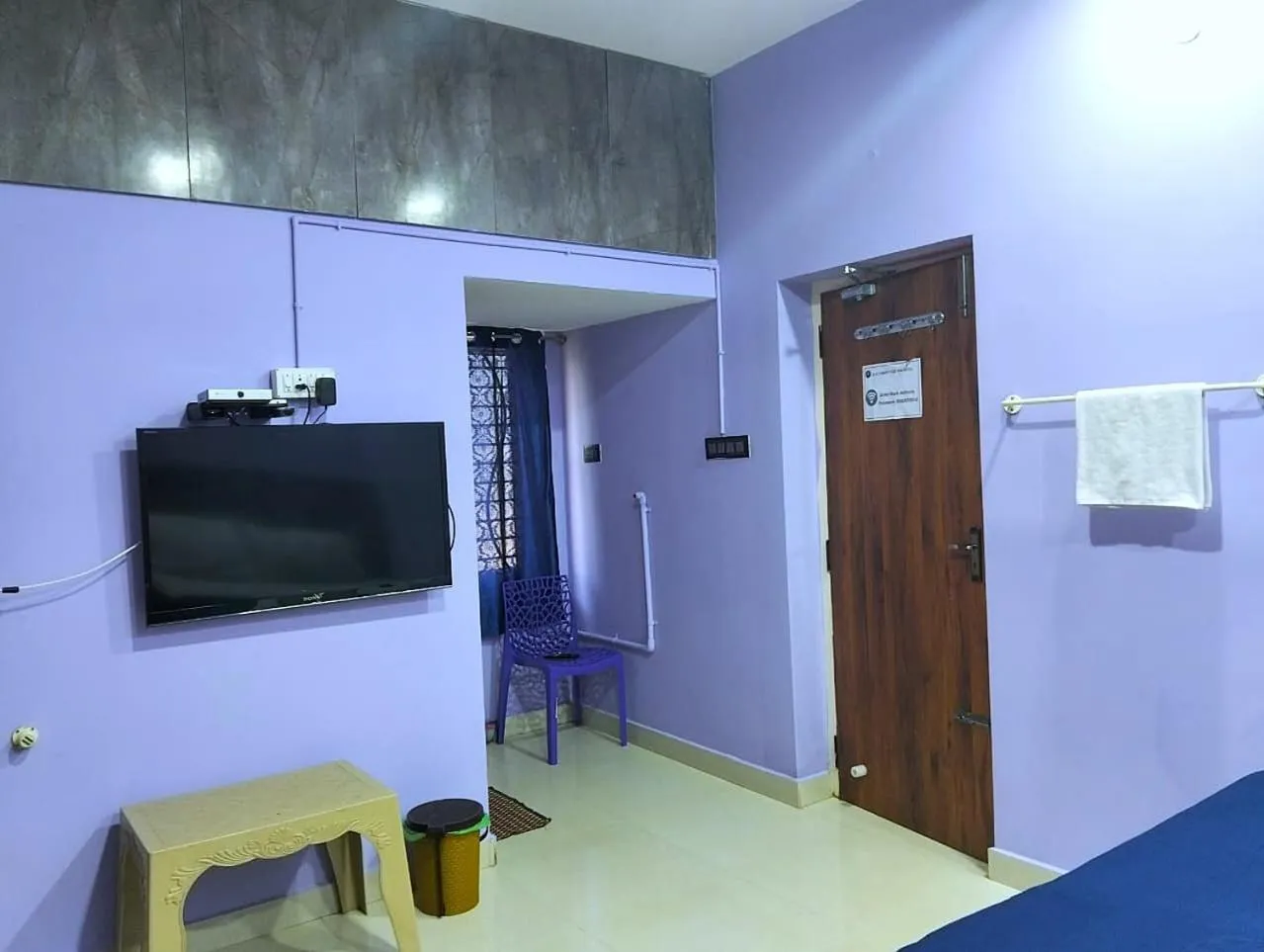 TV and multimedia in ASSHAPPYSTAYINN HOTEL