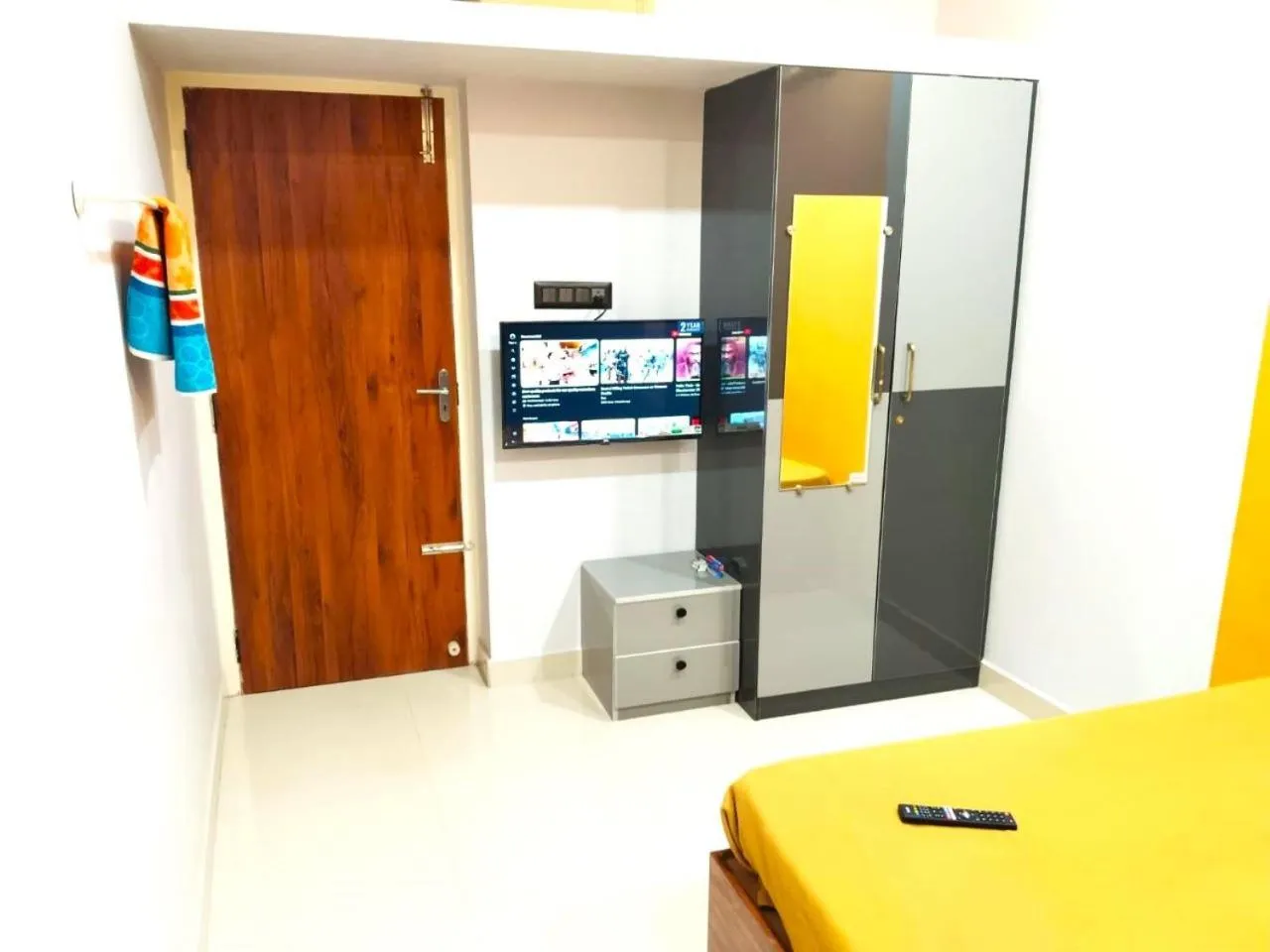 TV and multimedia in ASSHAPPYSTAYINN HOTEL