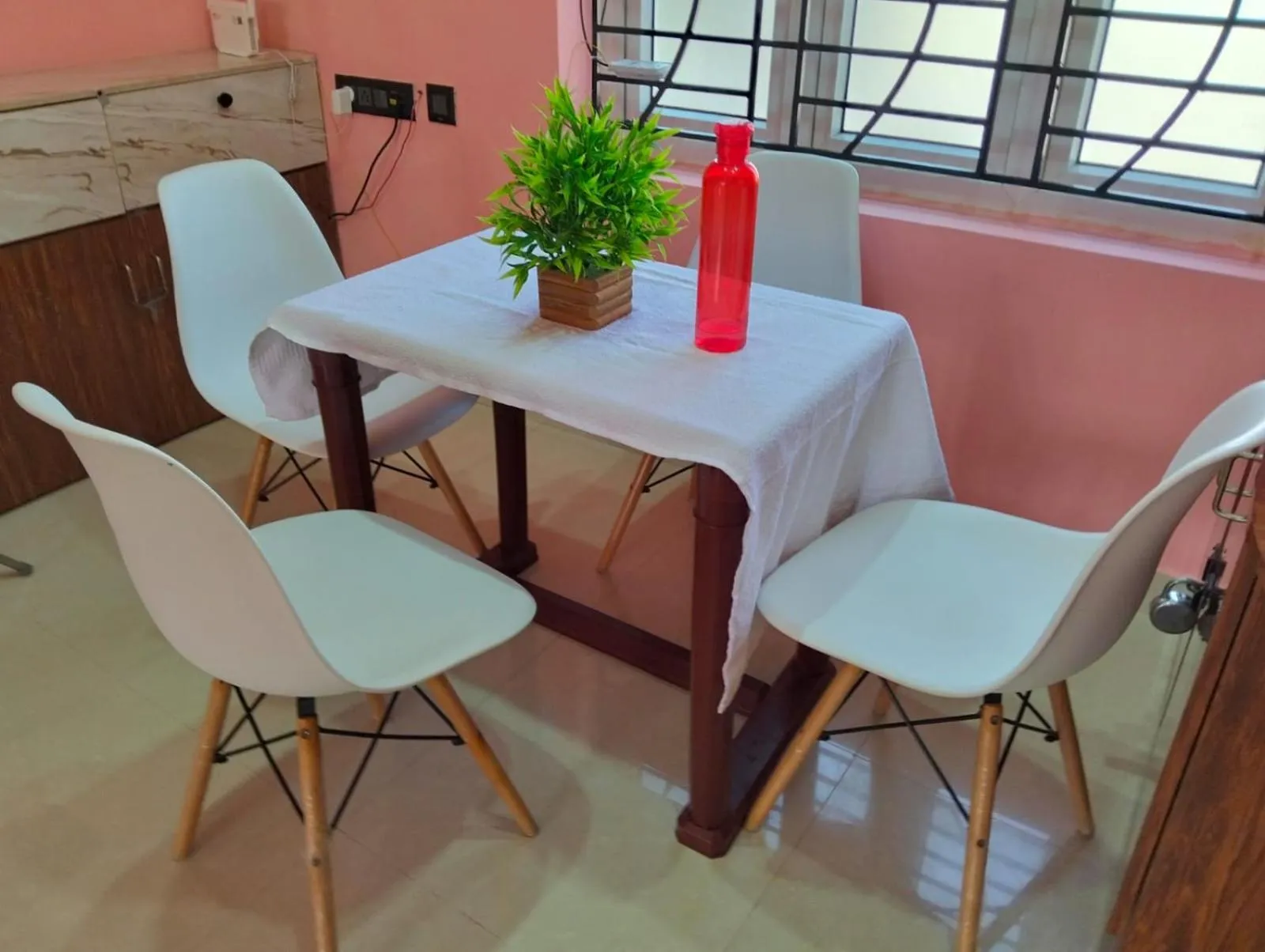 Dining area in ASSHAPPYSTAYINN HOTEL