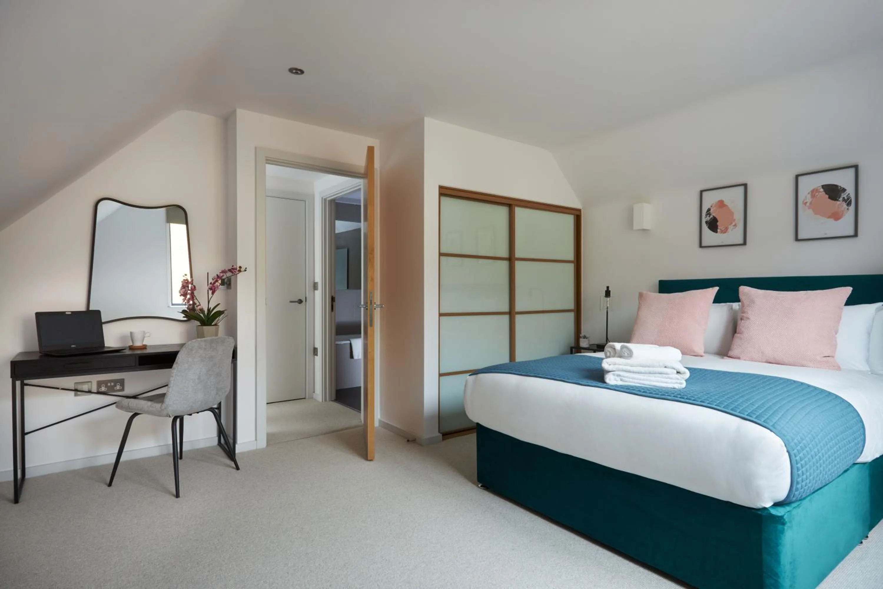 Hammersmith Mews by Viridian Apartments