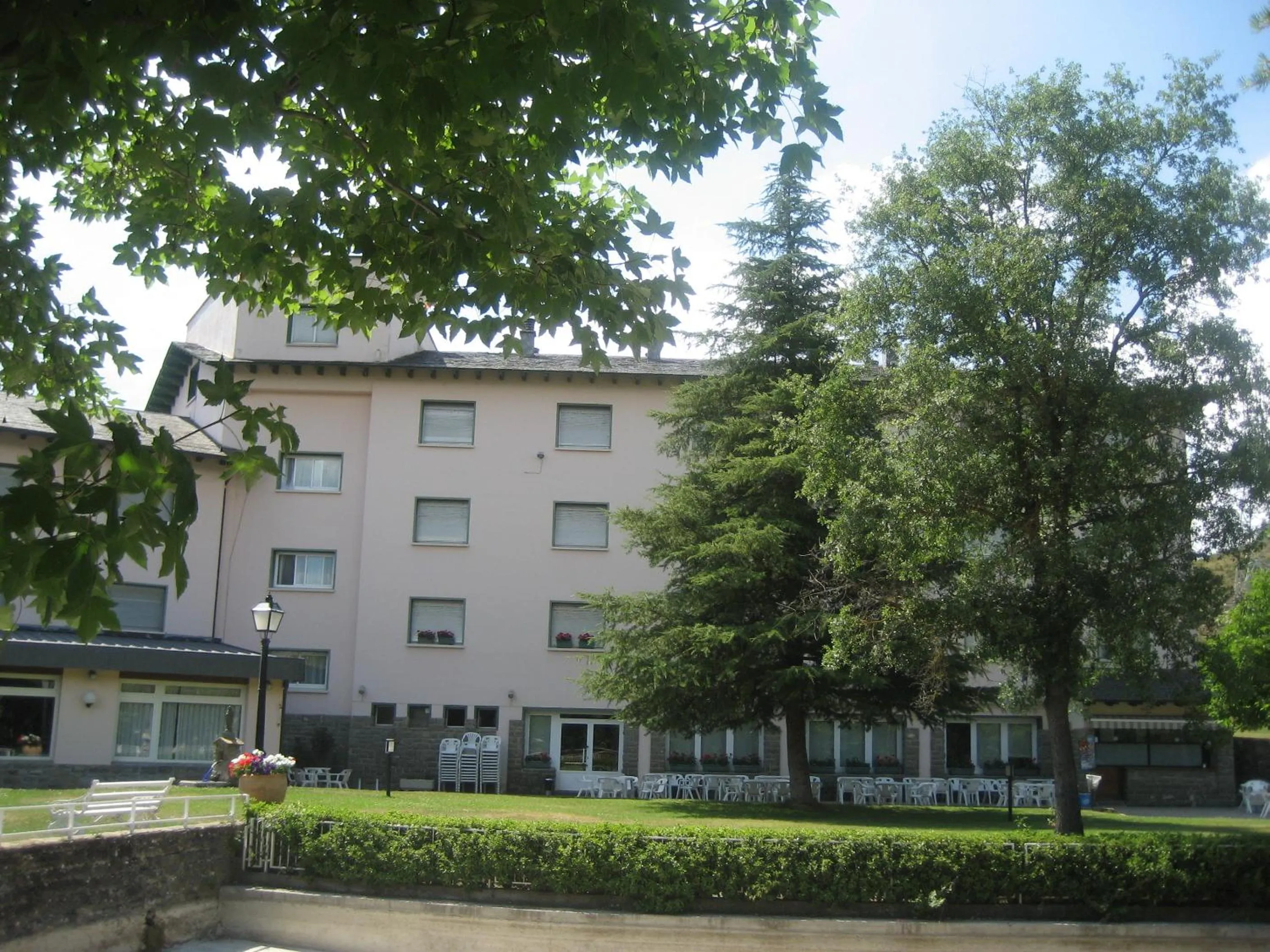 Facade/entrance in Hotel La Pardina