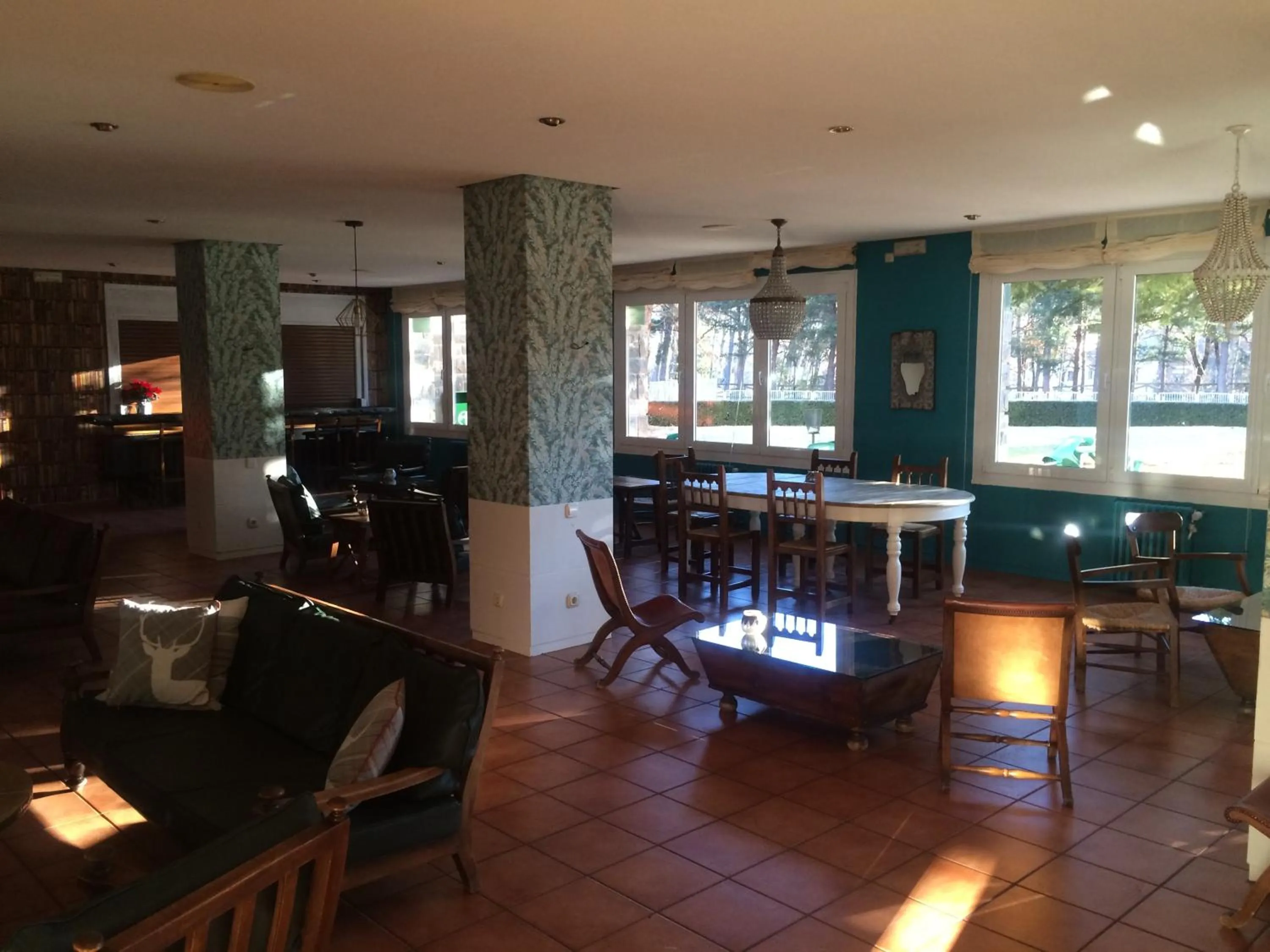 Communal lounge/ TV room in Hotel La Pardina