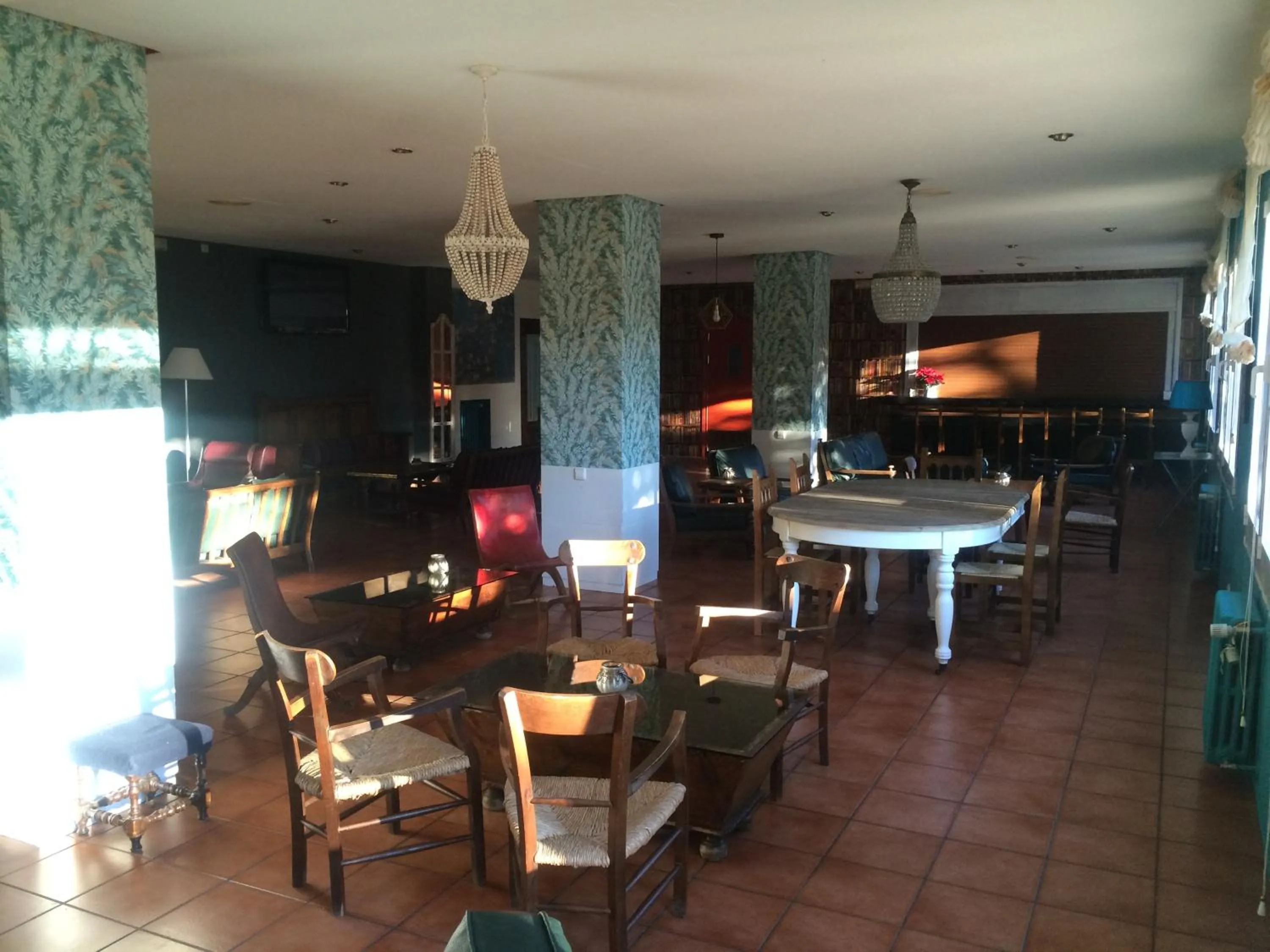 Communal lounge/ TV room in Hotel La Pardina