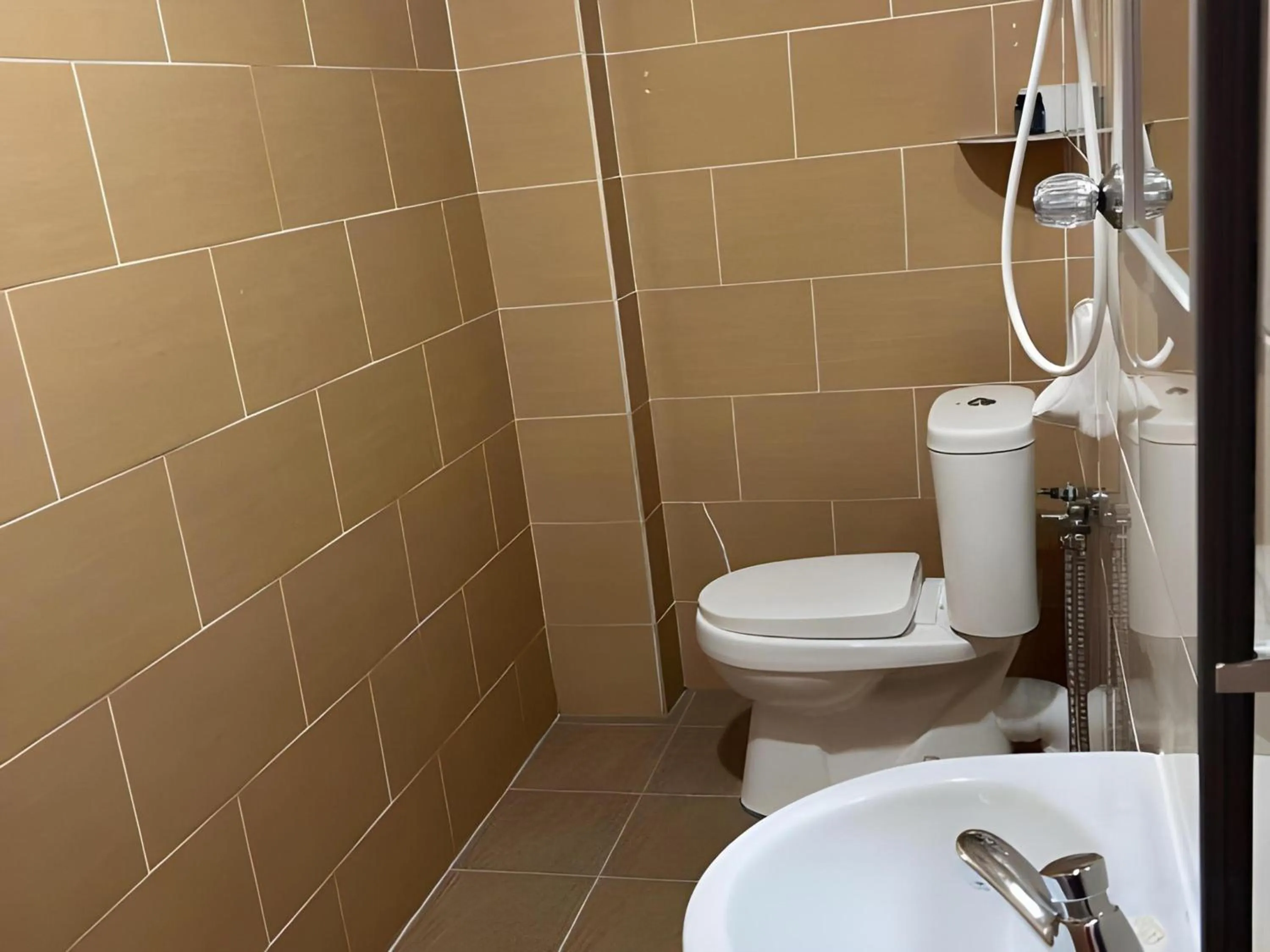 Bathroom in Hotel O Brick Cottage Homes
