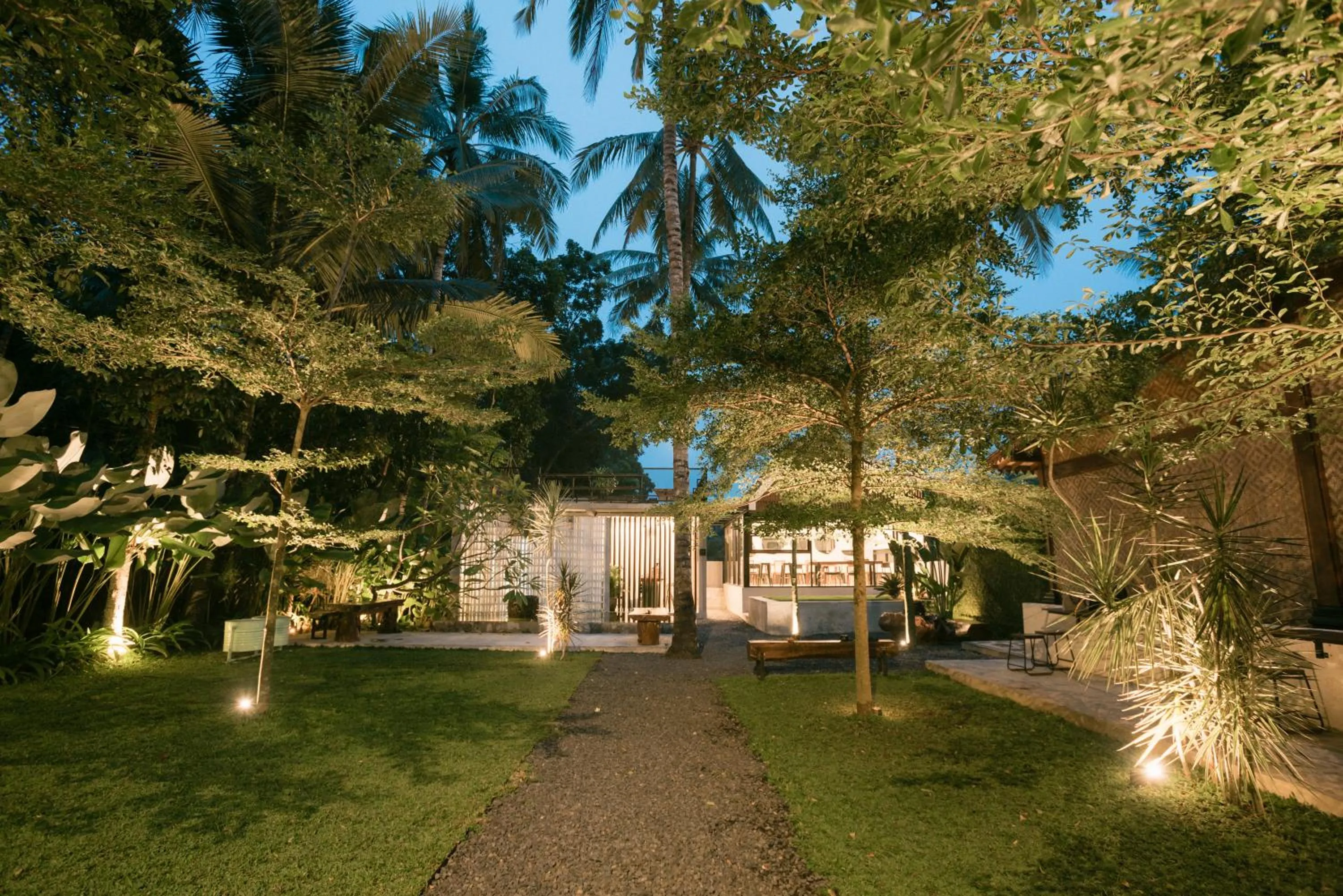 Restaurant/places to eat in LAYANA FARMSTAY