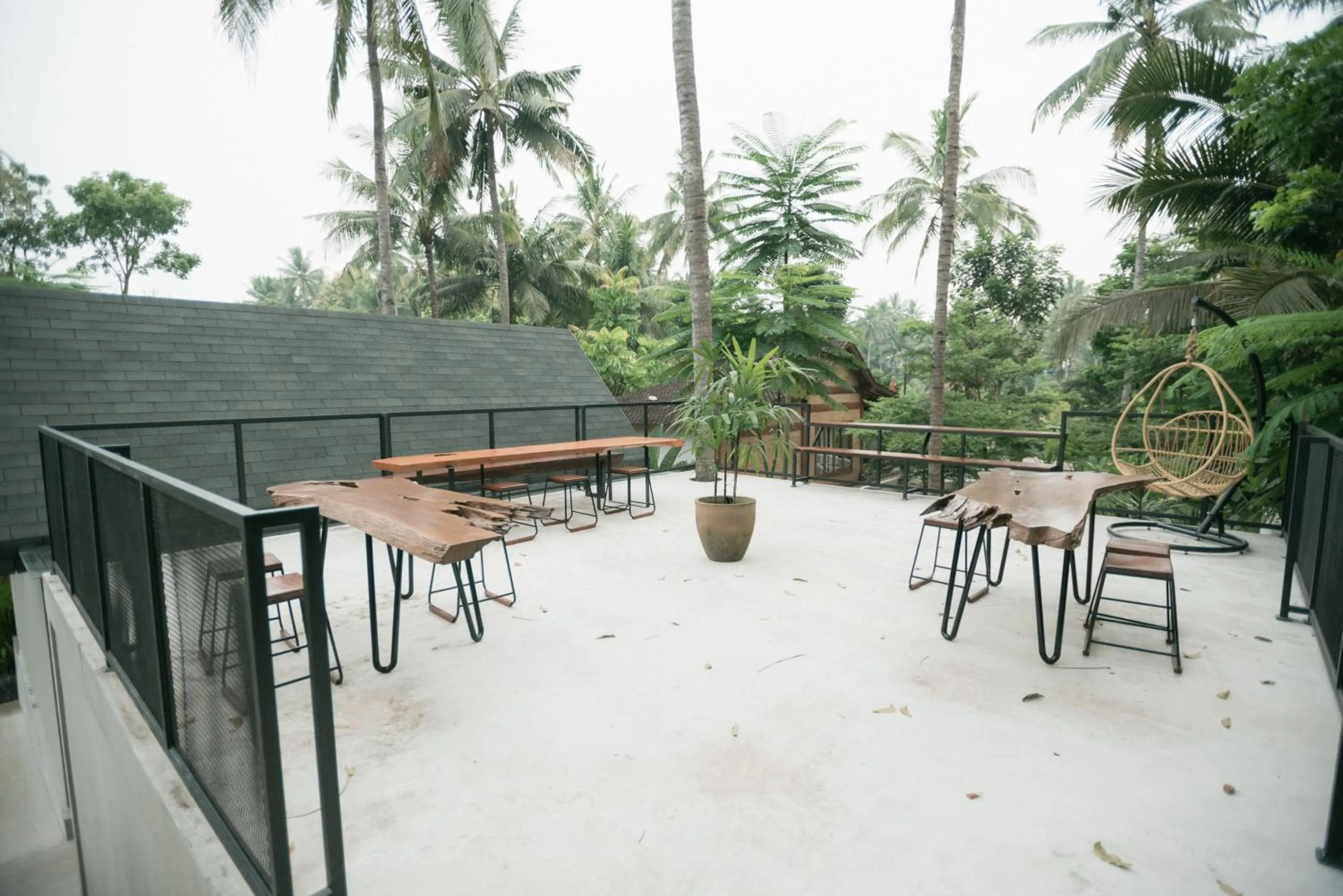 Restaurant/places to eat in LAYANA FARMSTAY
