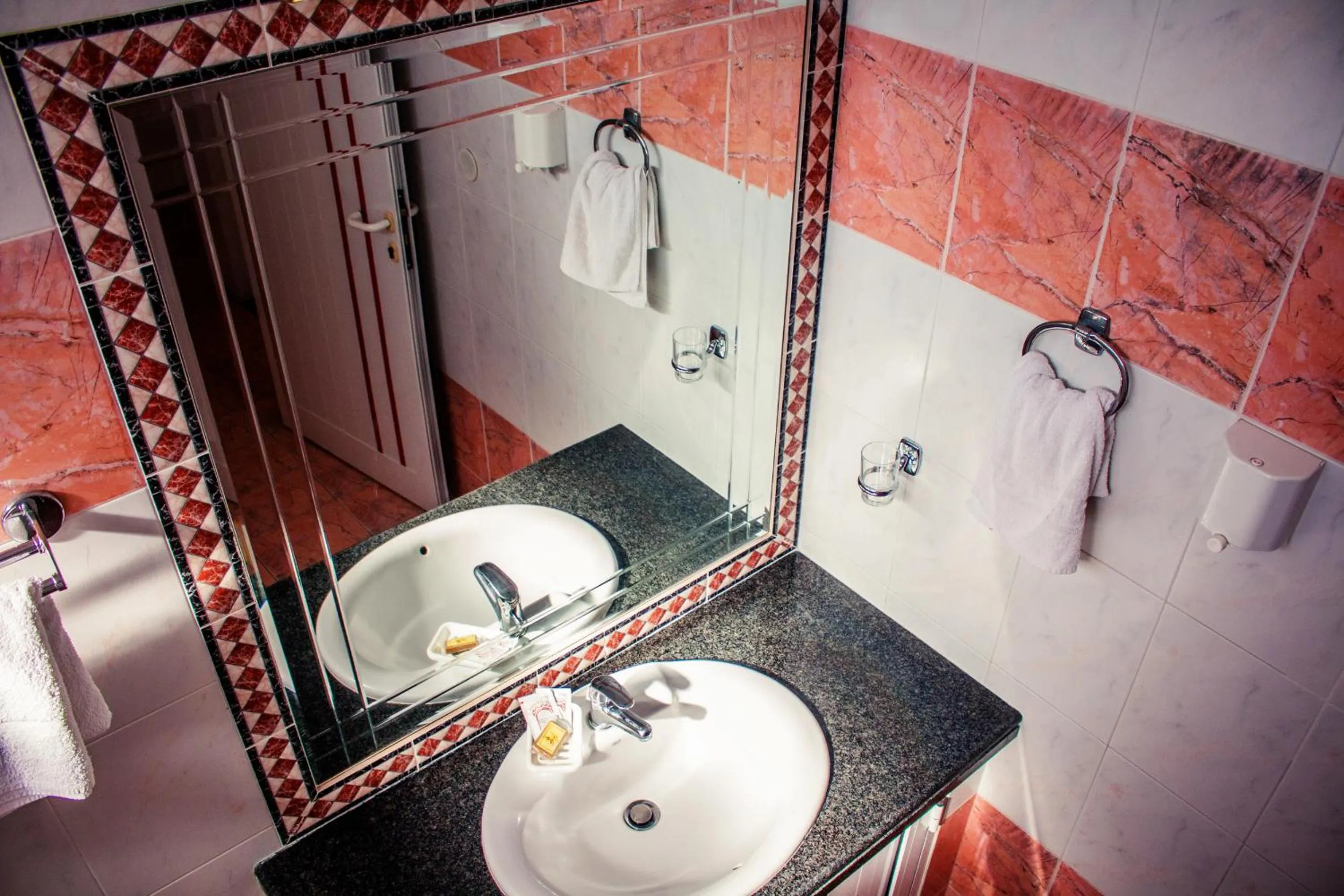 Toilet in Limanaki Seafront Apartments