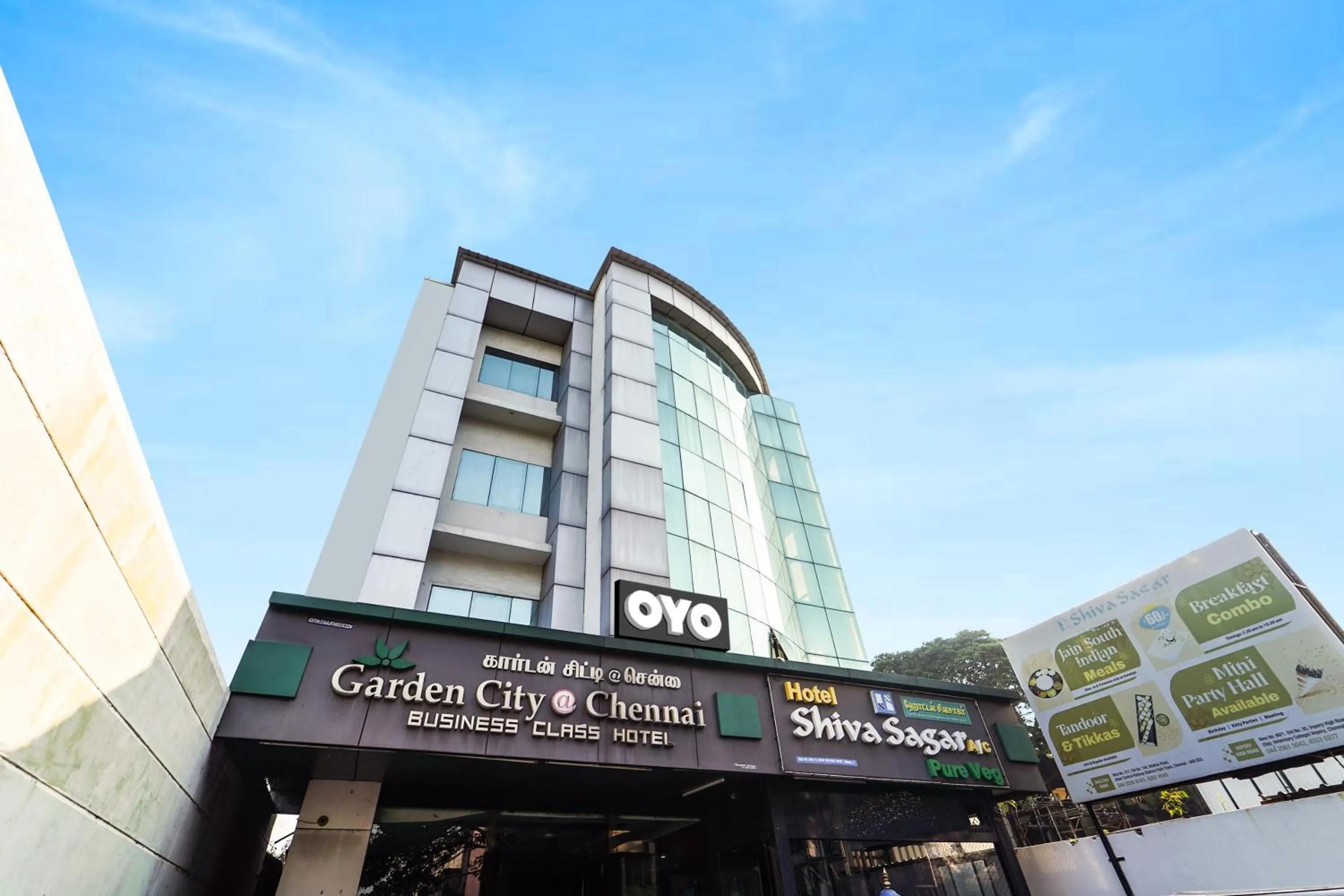 Facade/entrance in Townhouse Garden City Chennai