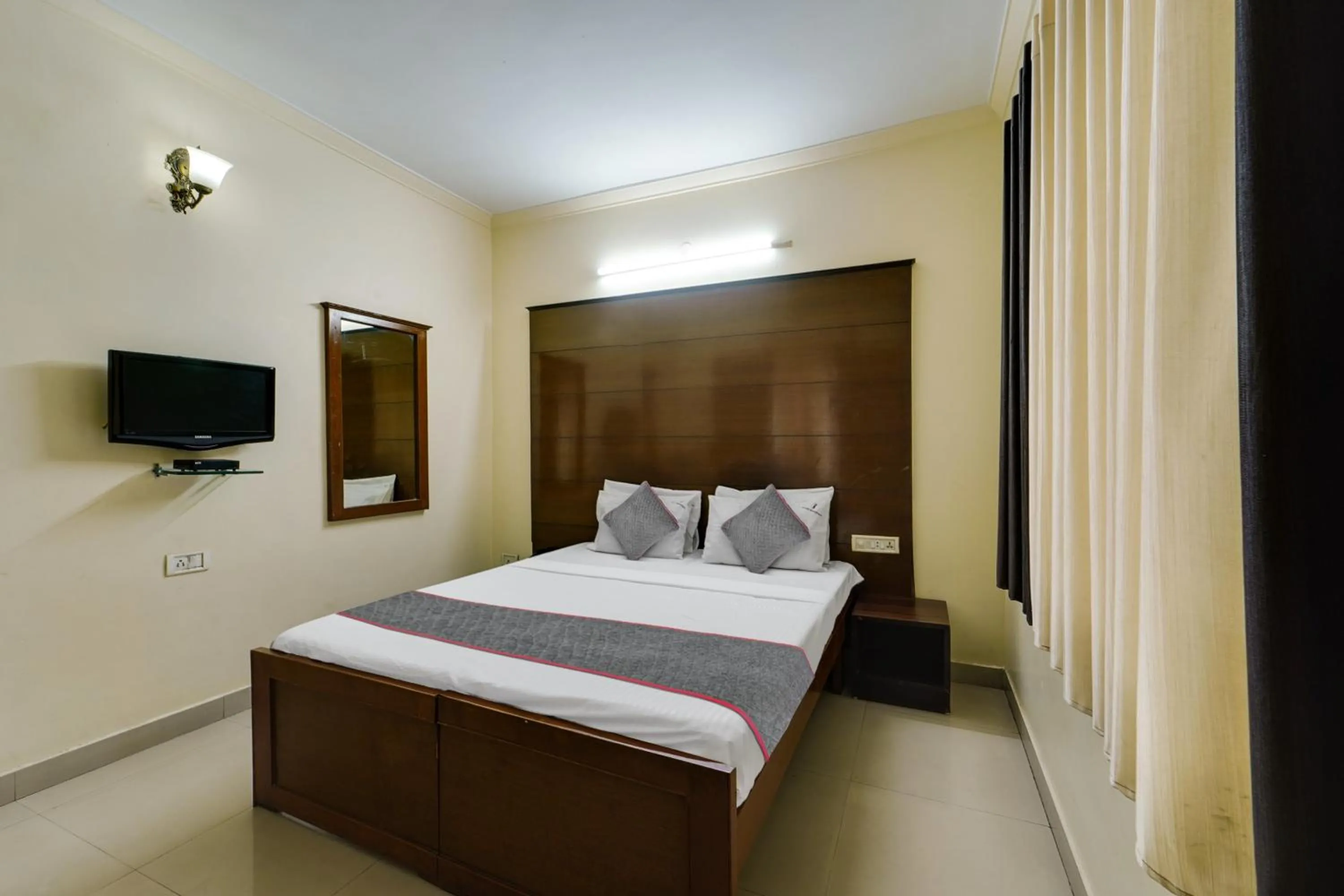 Bedroom, Bed in Townhouse Garden City Chennai