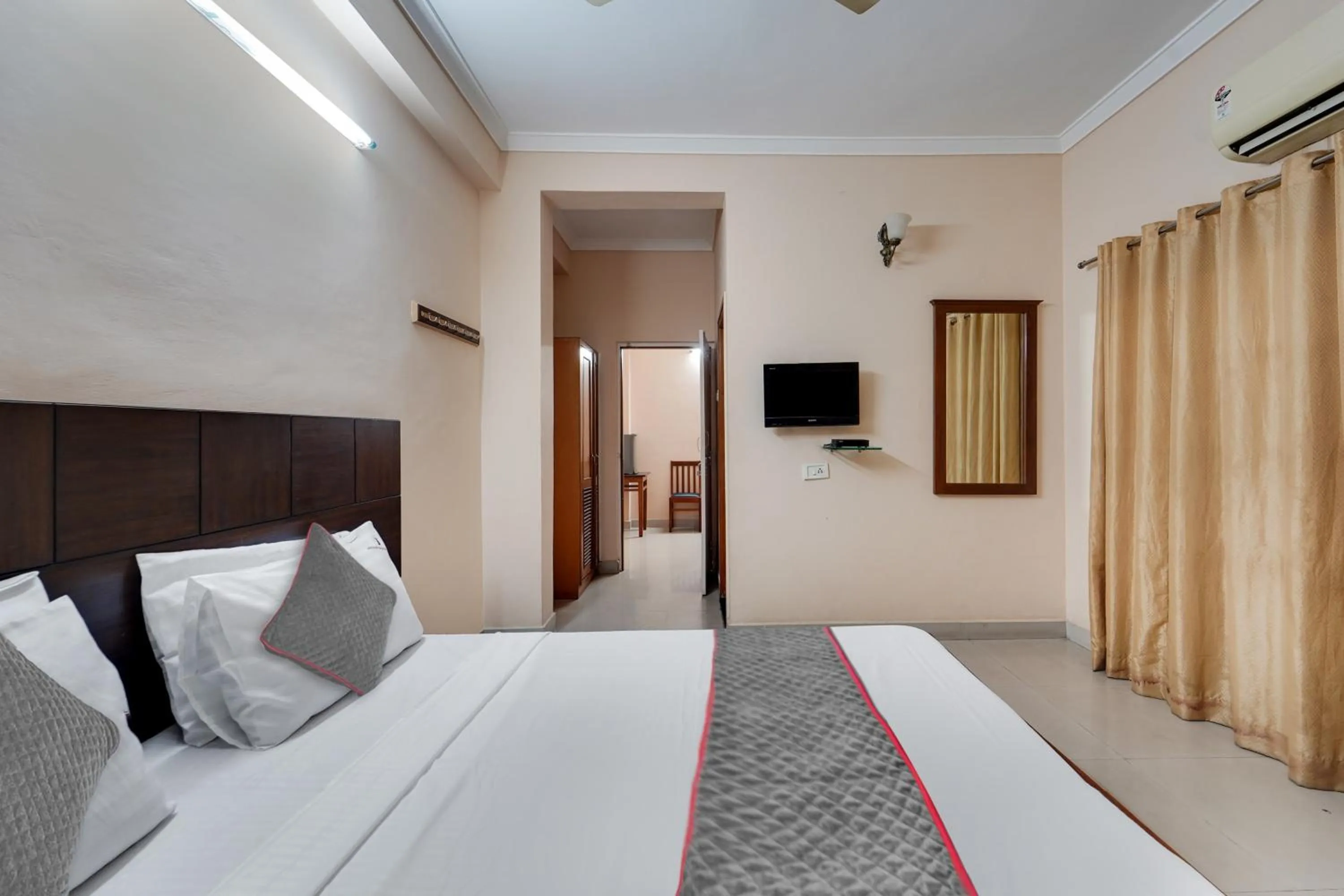 Bedroom, Bed in Townhouse Garden City Chennai
