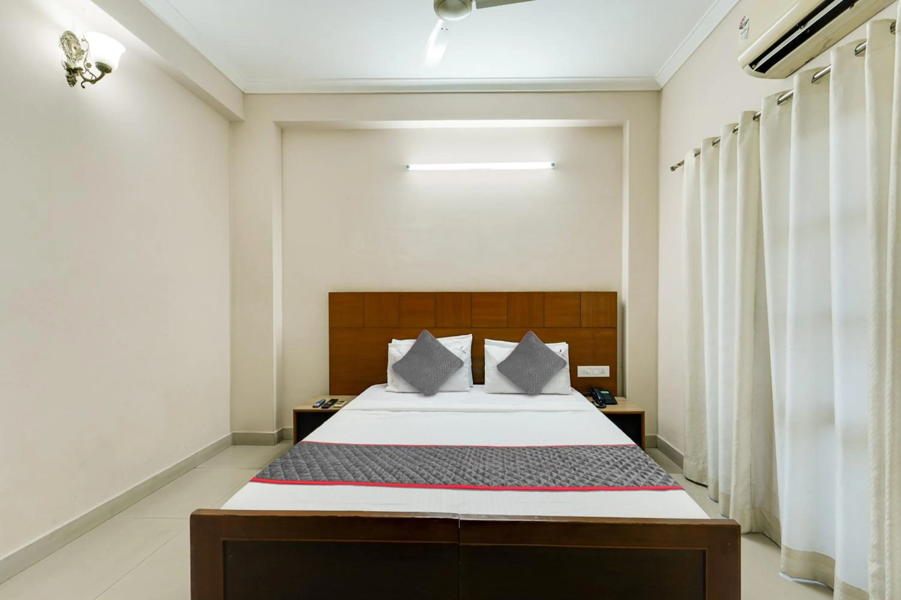 Bedroom, Bed in Townhouse Garden City Chennai