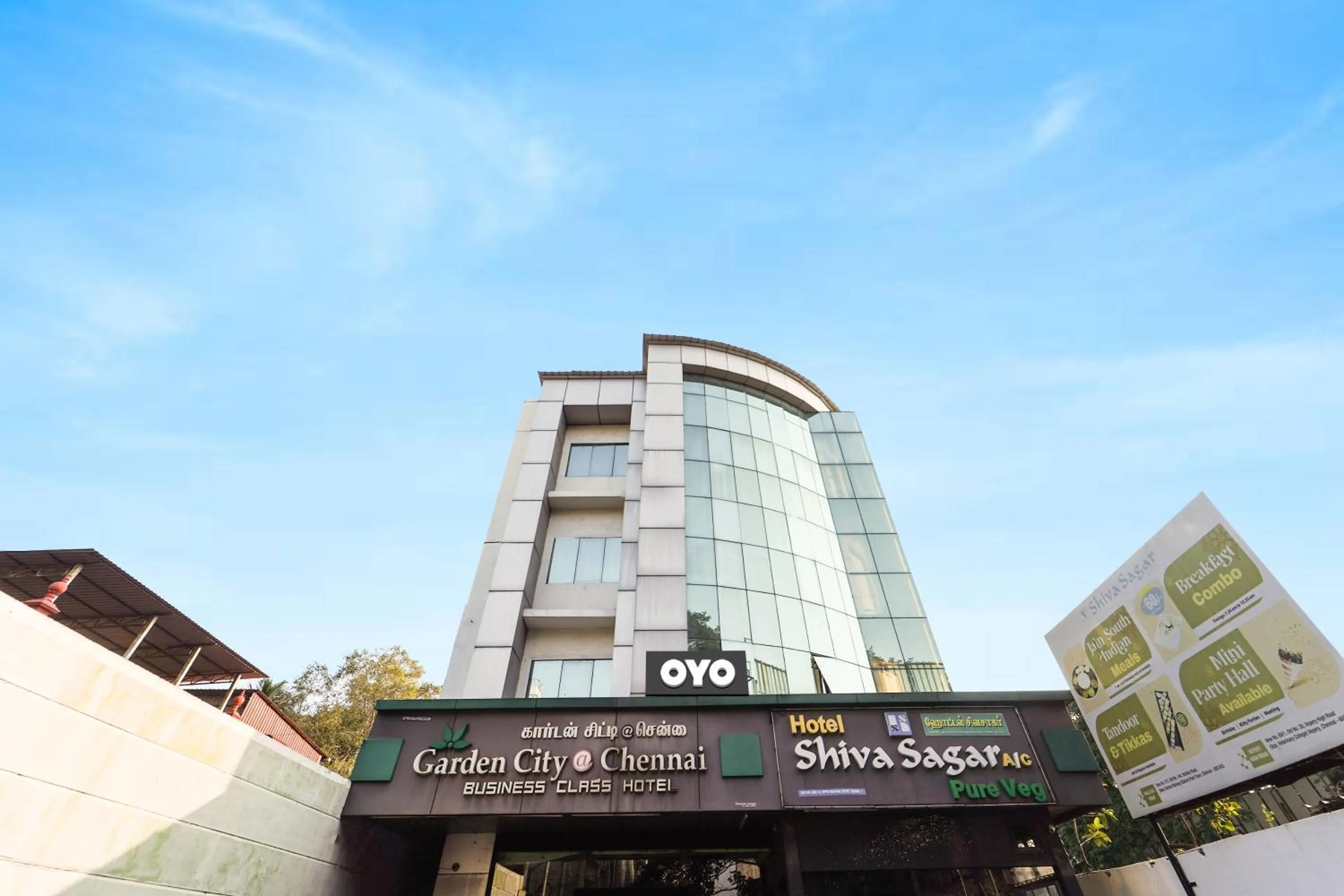 Facade/entrance in Townhouse Garden City Chennai