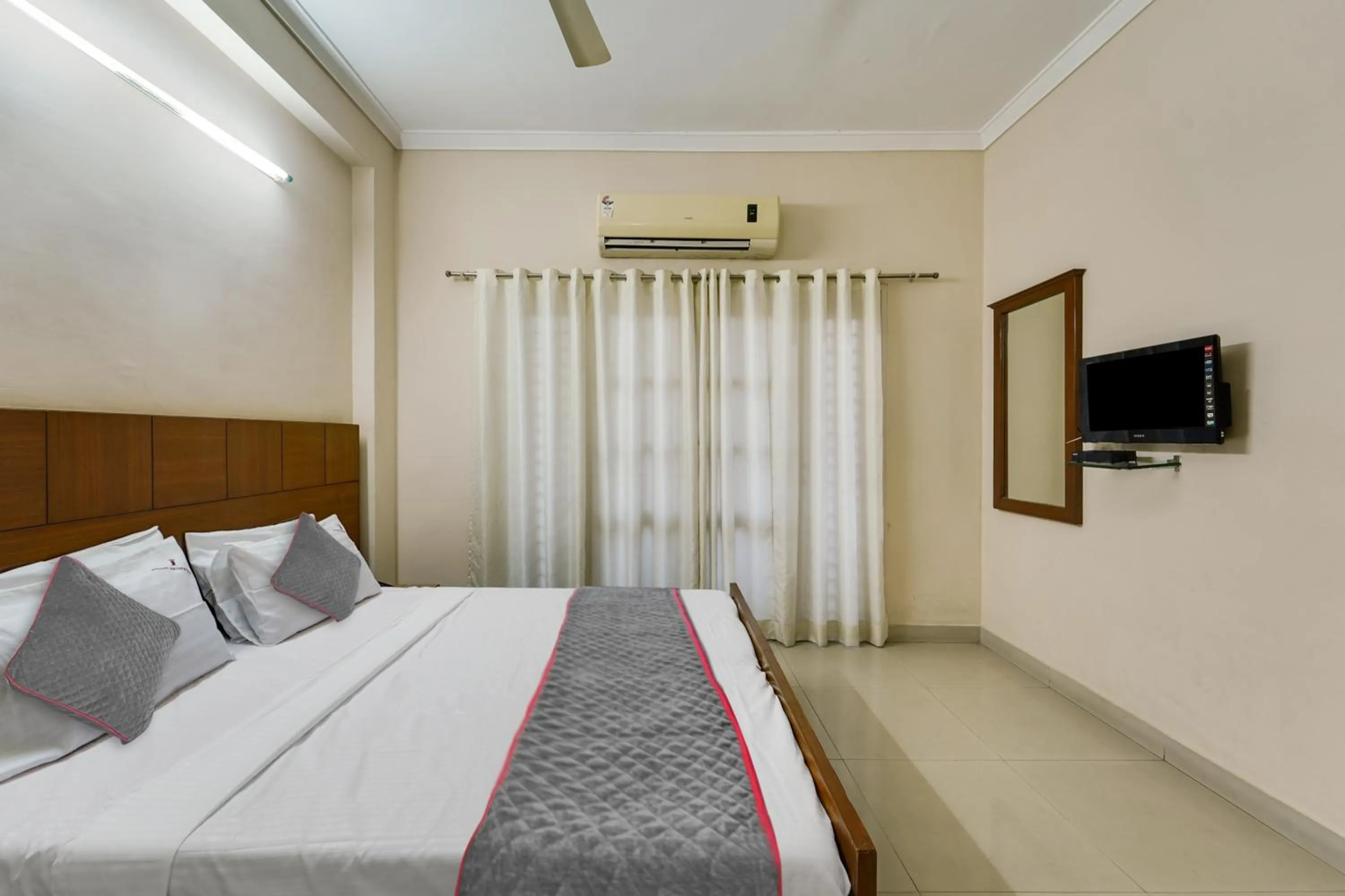Bedroom, Bed in Townhouse Garden City Chennai