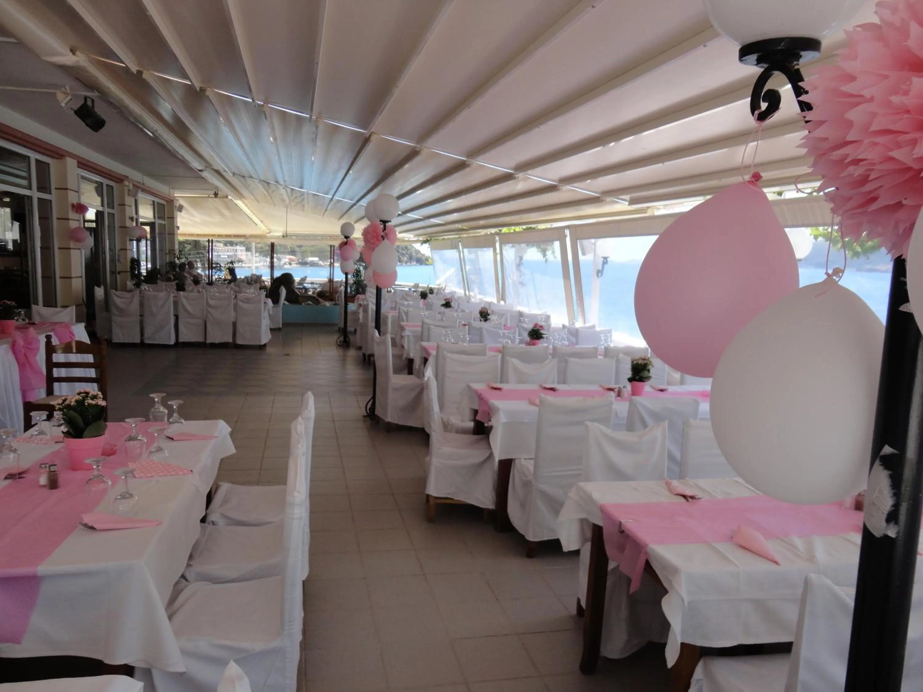 Restaurant/places to eat in New Aegli Resort Hotel