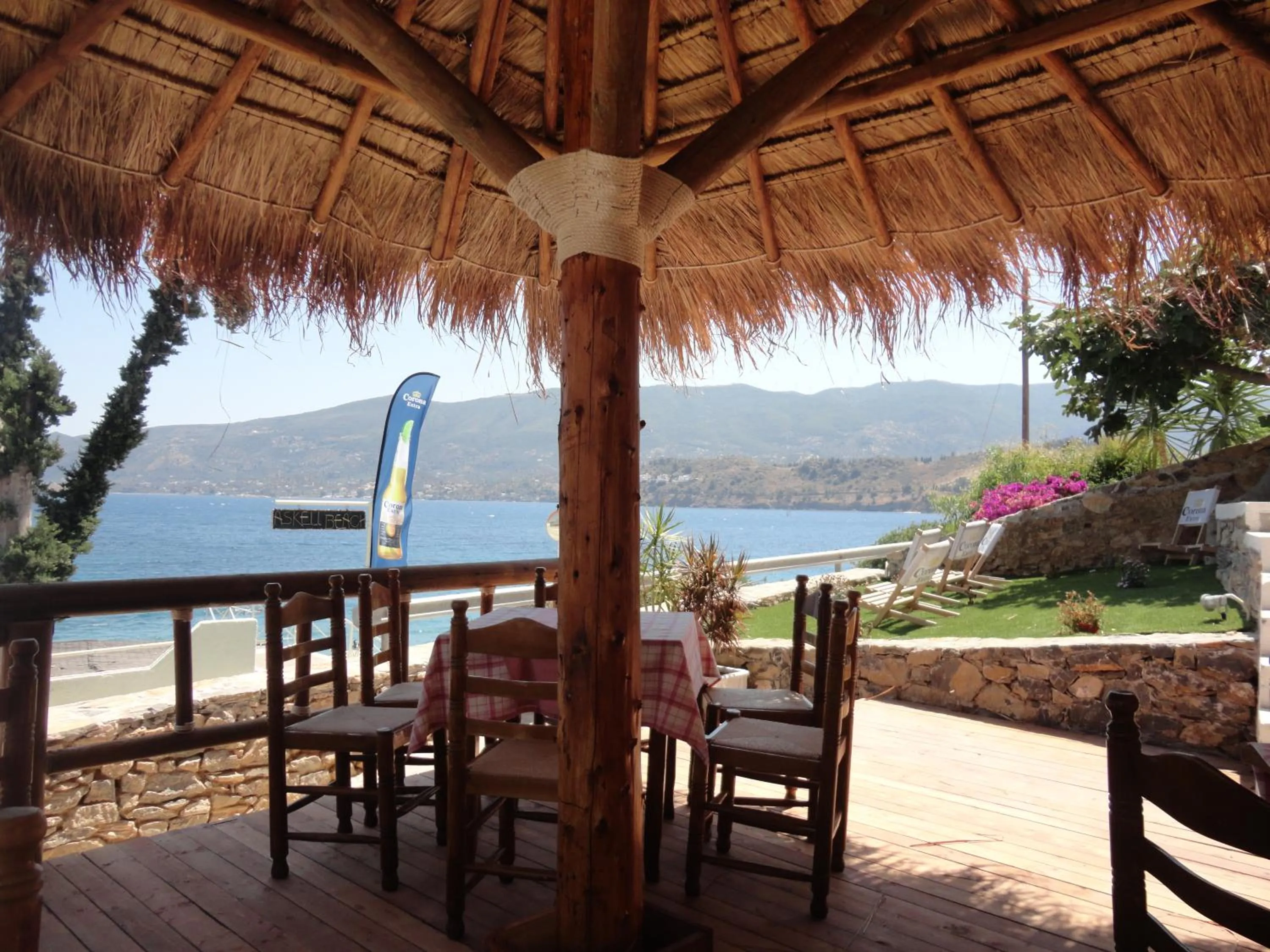 Restaurant/places to eat in New Aegli Resort Hotel