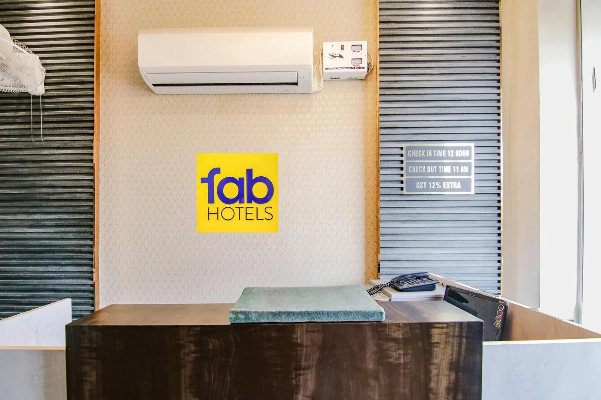 Lobby or reception in FabHotel Yellow Leaf