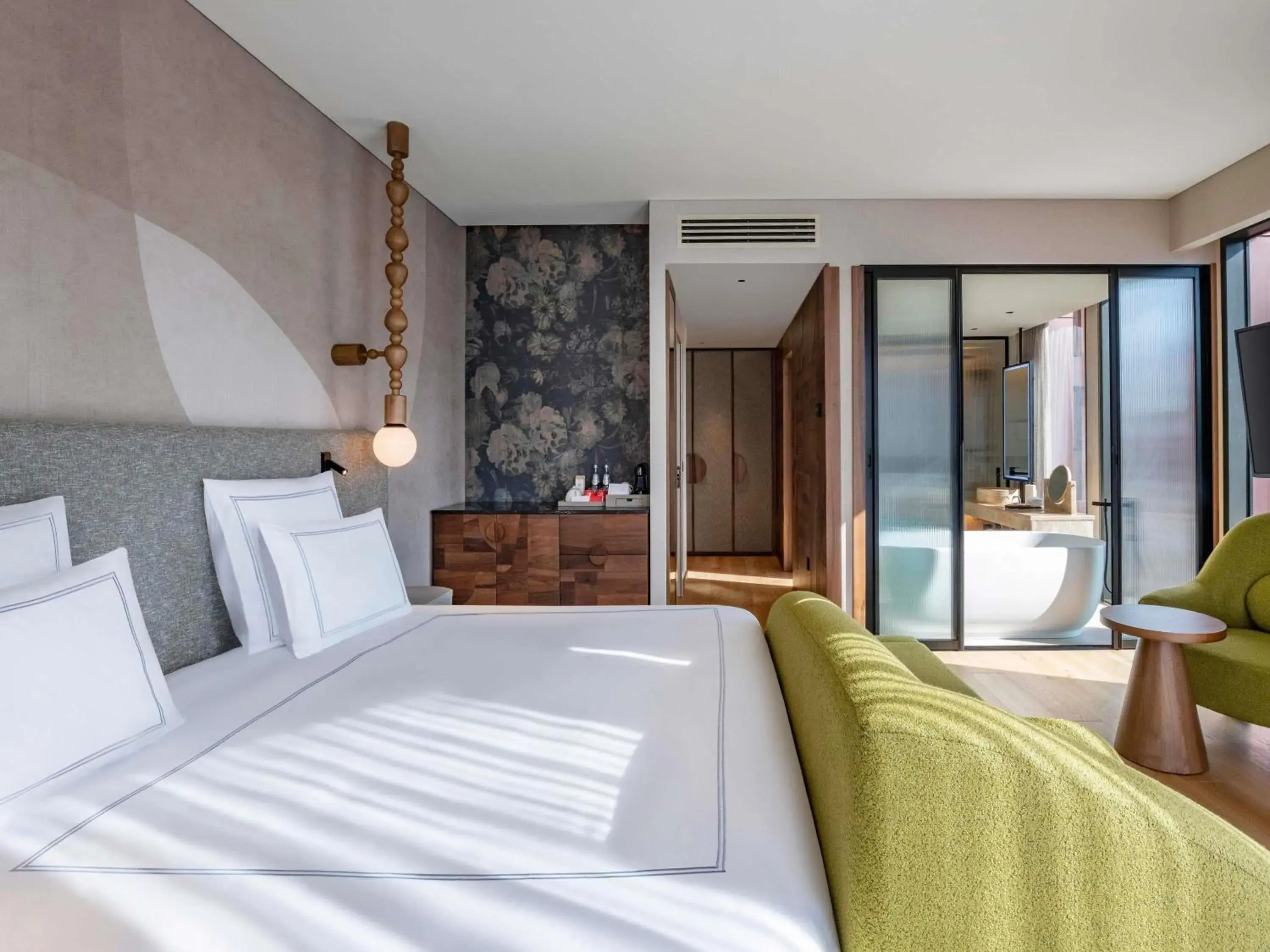 Bedroom, Bed in Swissôtel Tbilisi Bedroom, Bed in Swissôtel Tbilisi