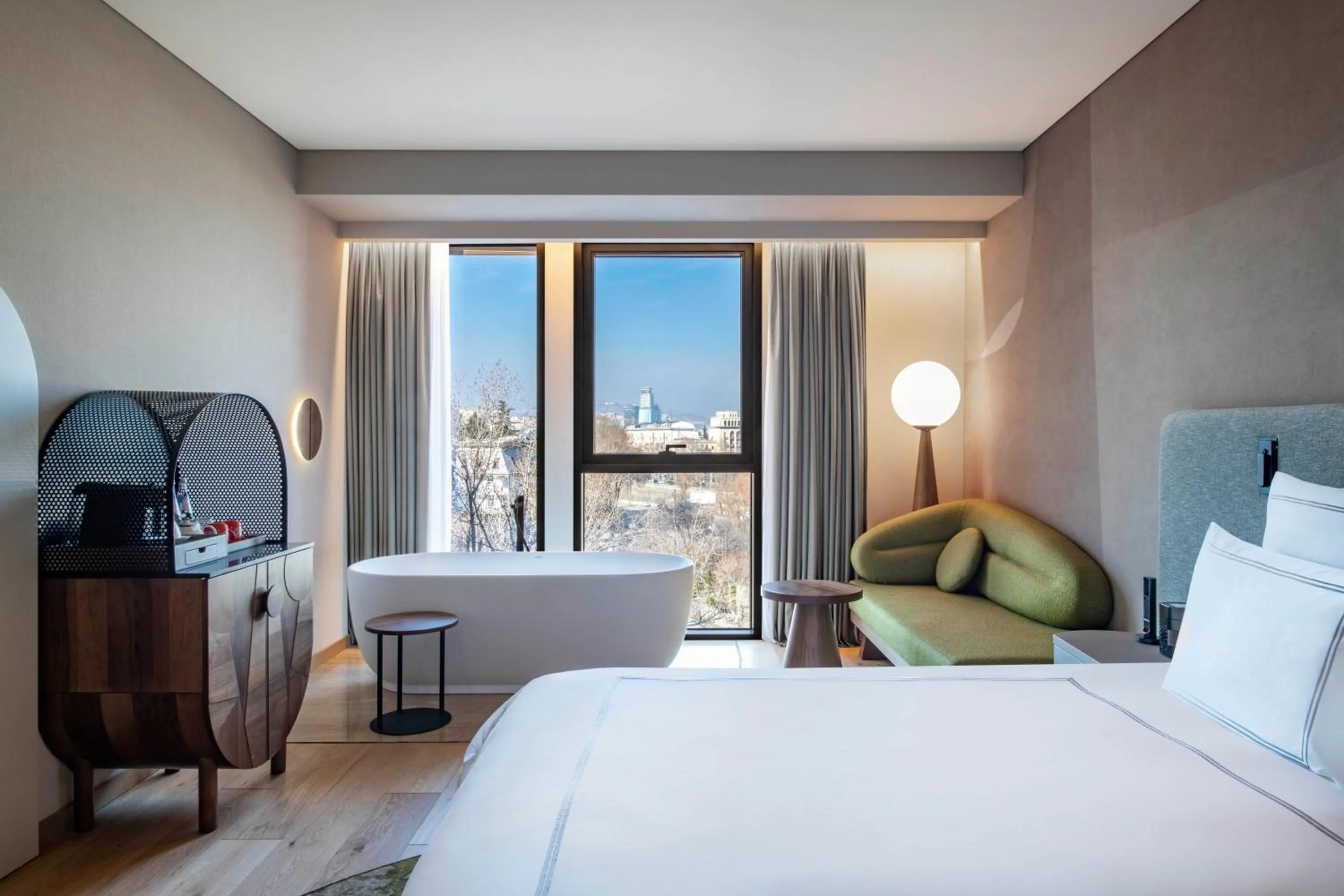 Bed in Swissôtel Tbilisi