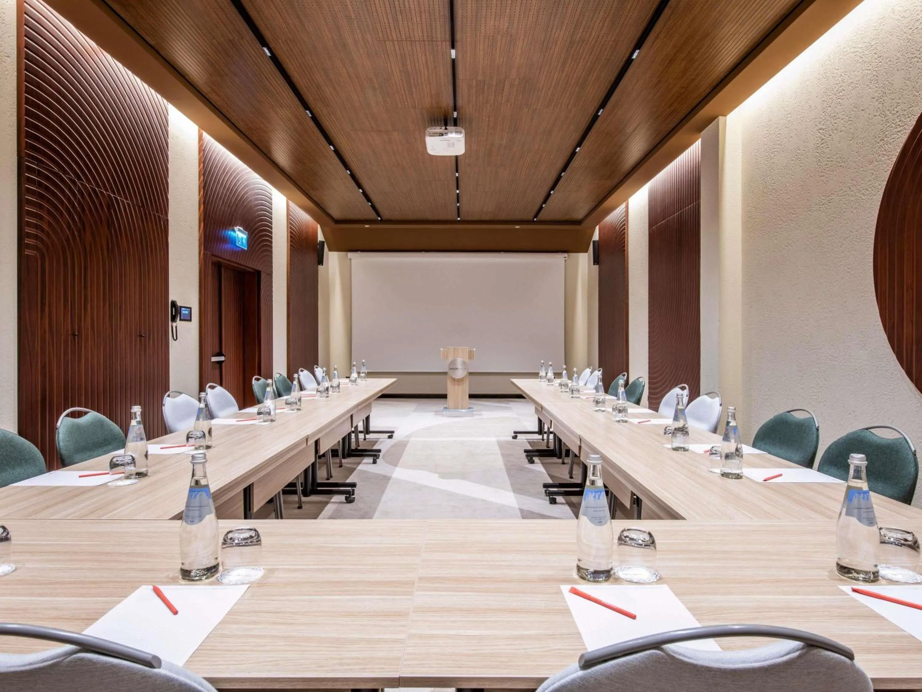 Meeting/conference room in Swissôtel Tbilisi