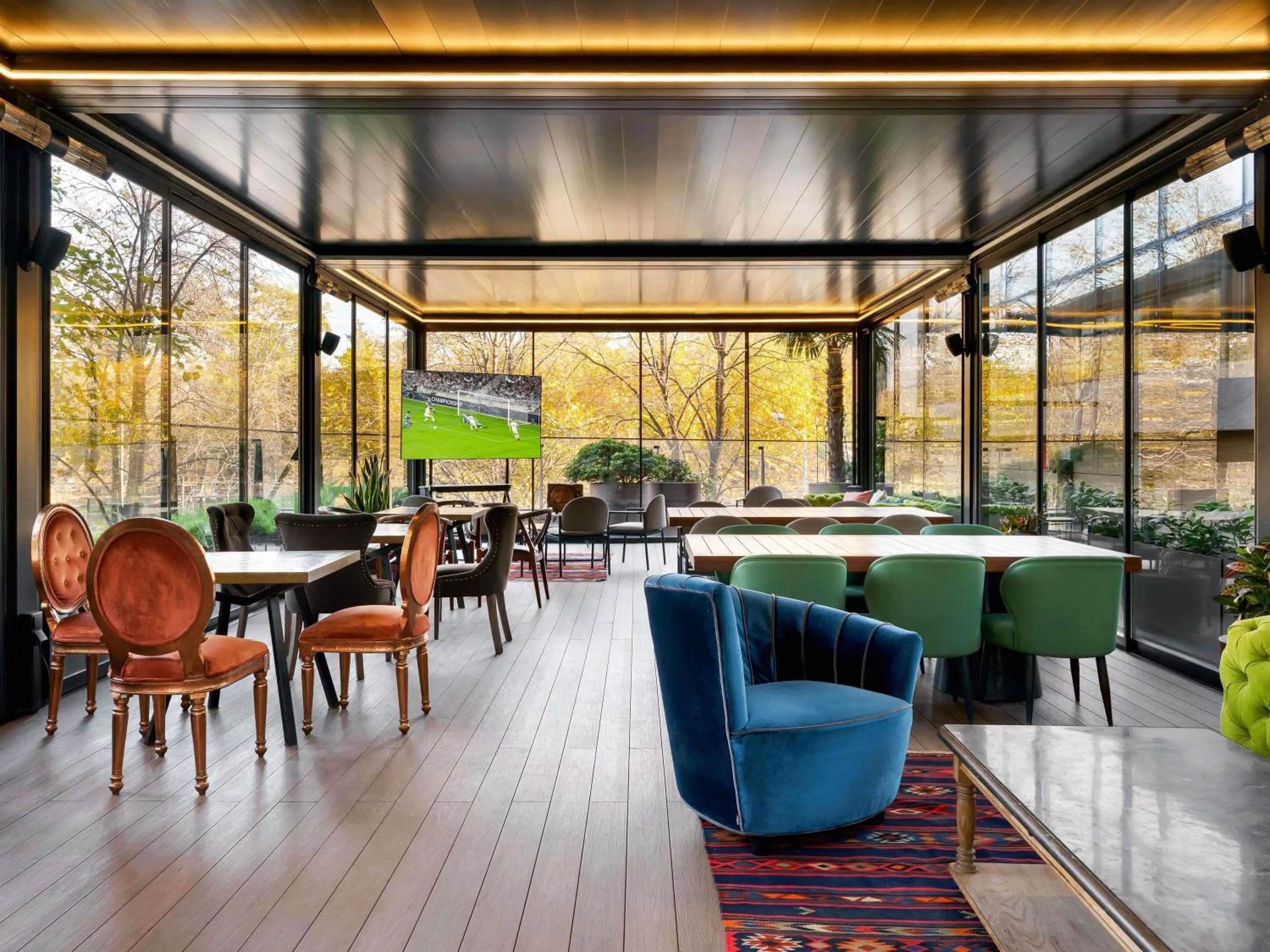 Lounge or bar in Swissôtel Tbilisi