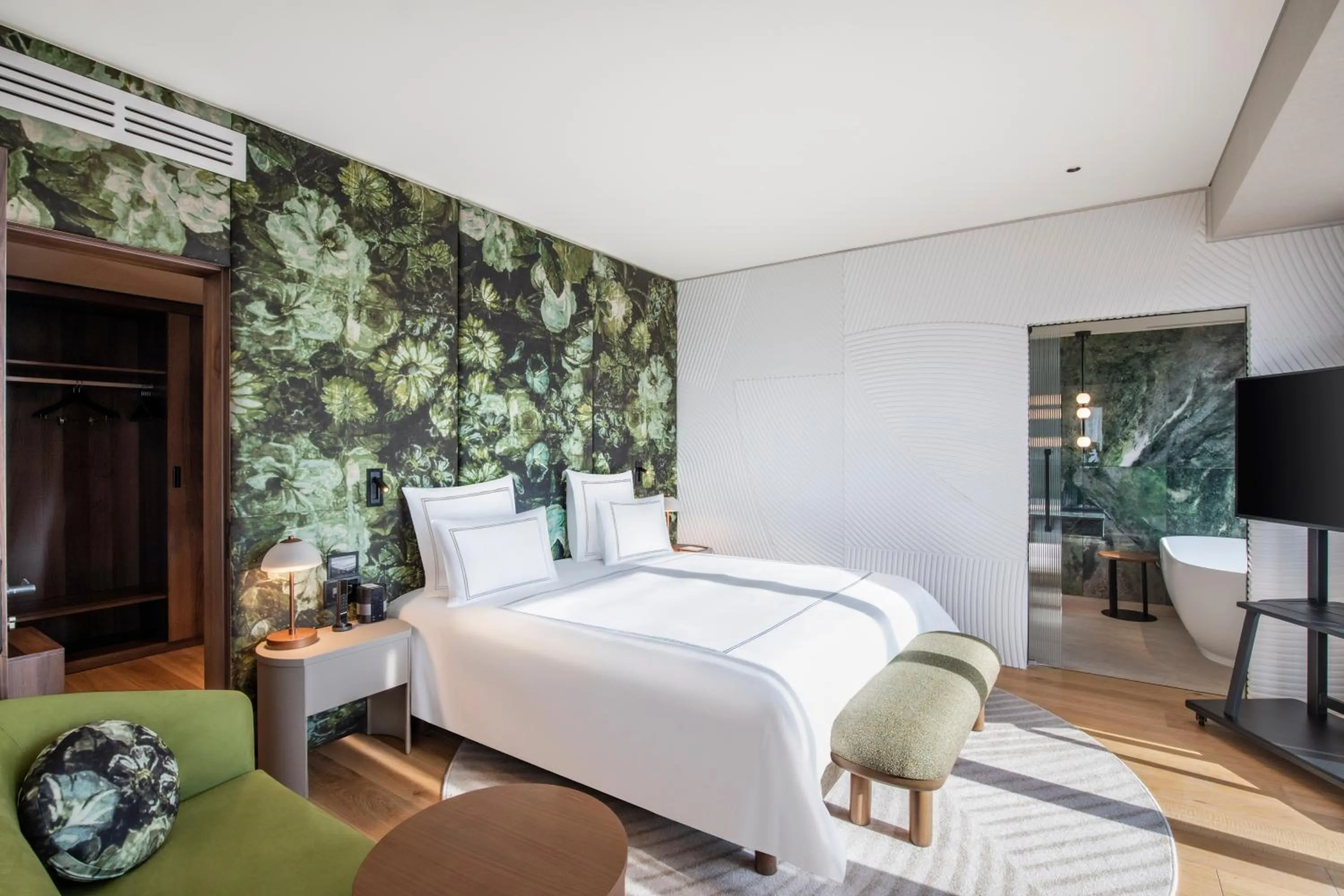 Bed in Swissôtel Tbilisi