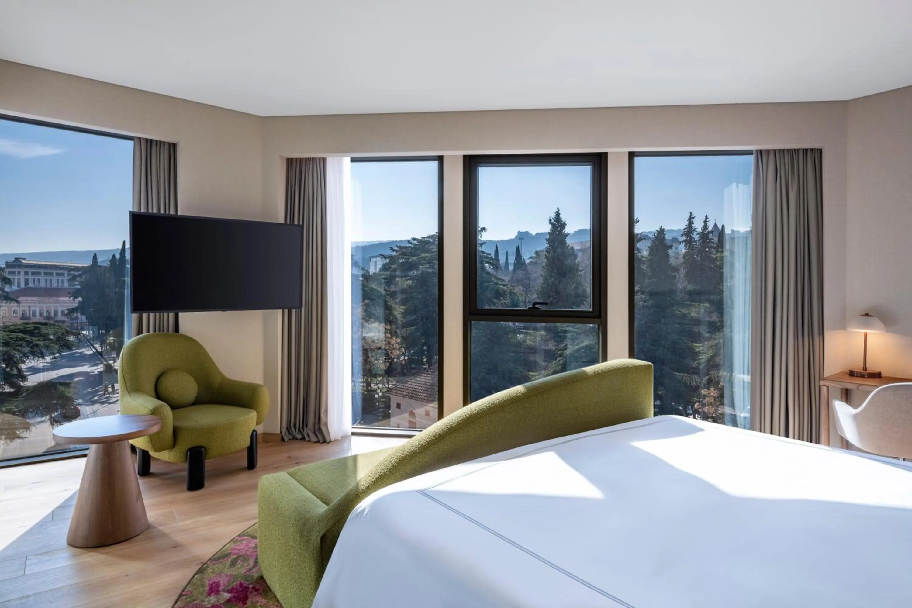 Bed in Swissôtel Tbilisi