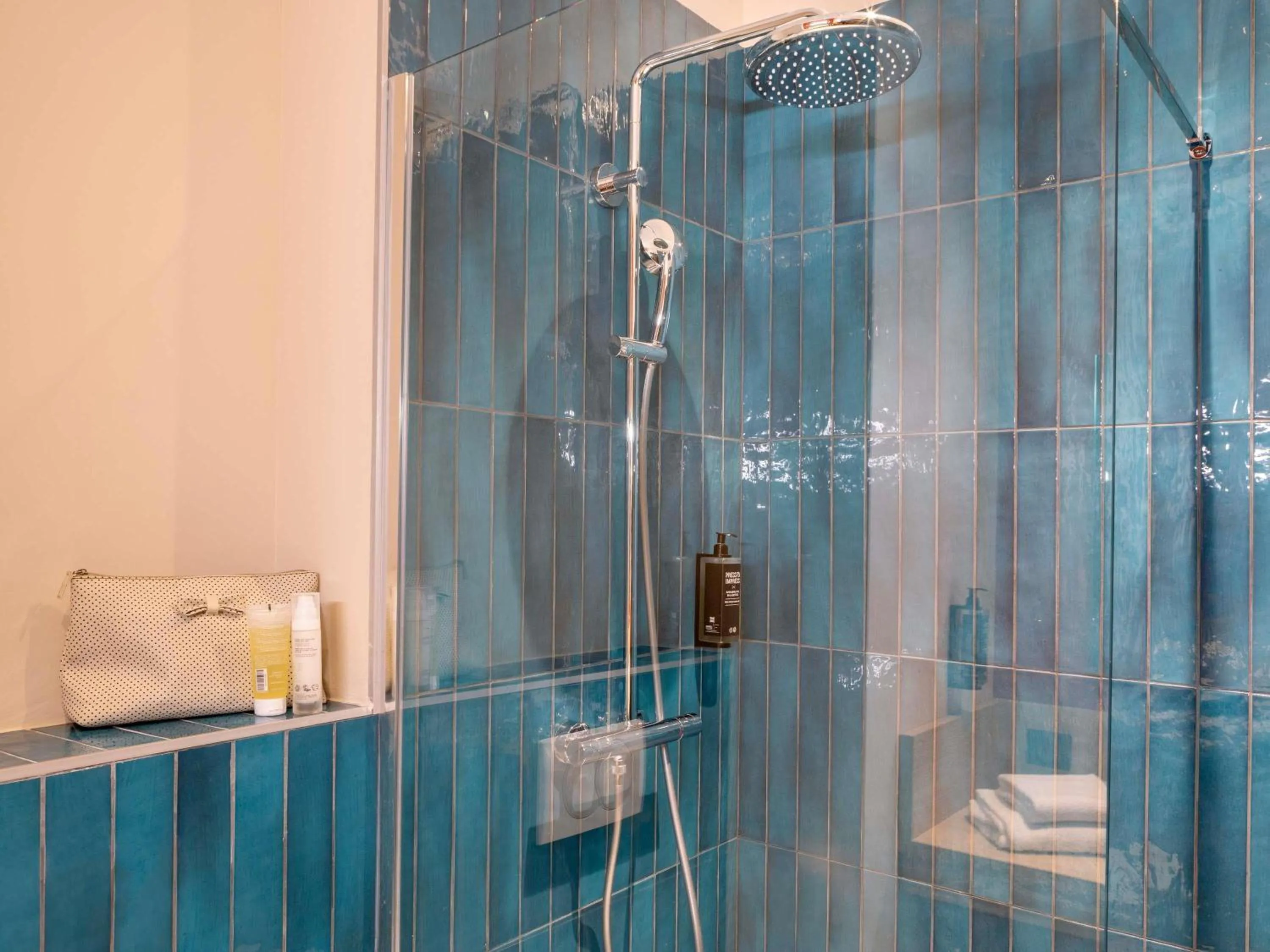 Bedroom in Ibis Styles Miramas