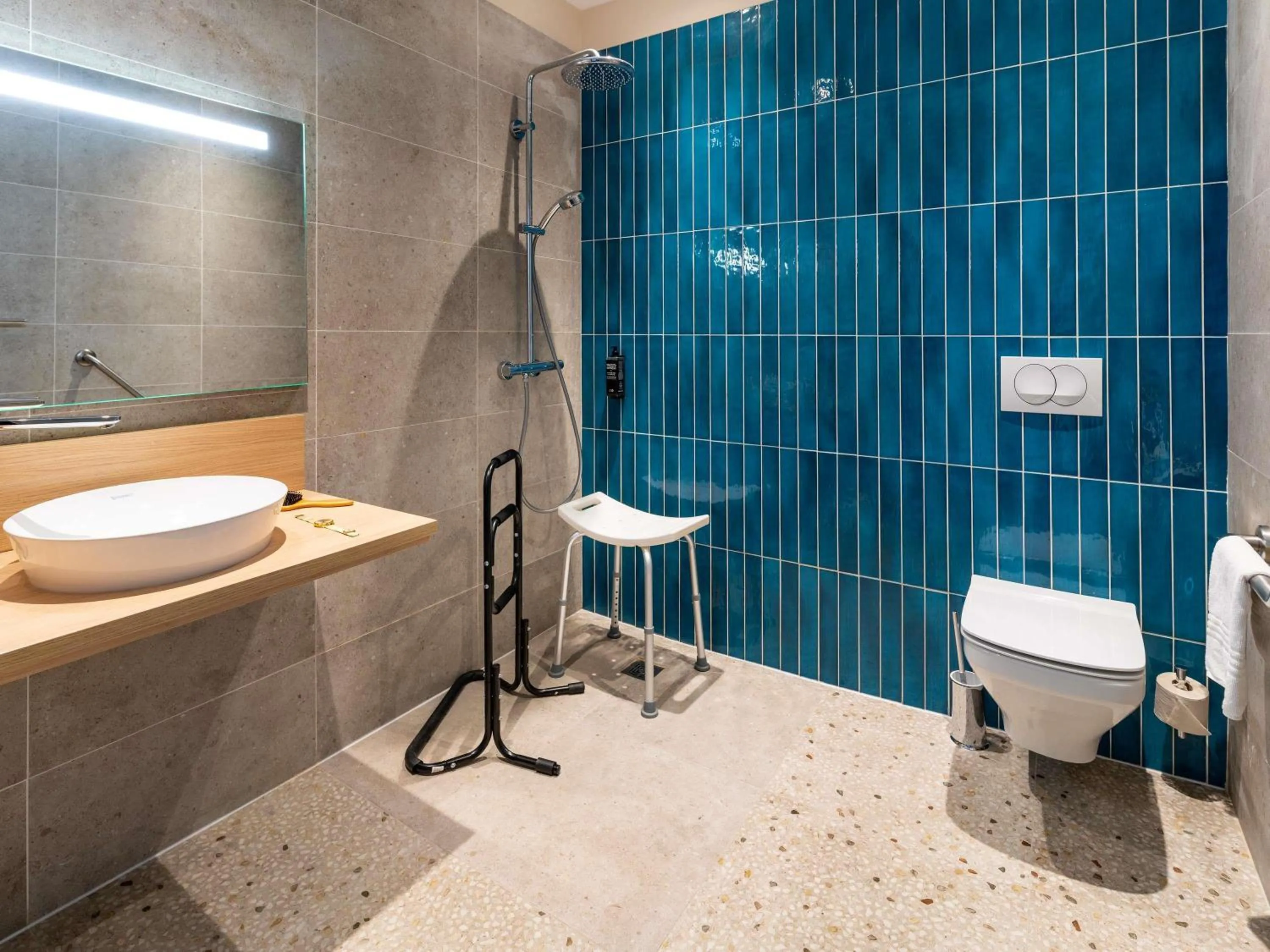 Bedroom in Ibis Styles Miramas