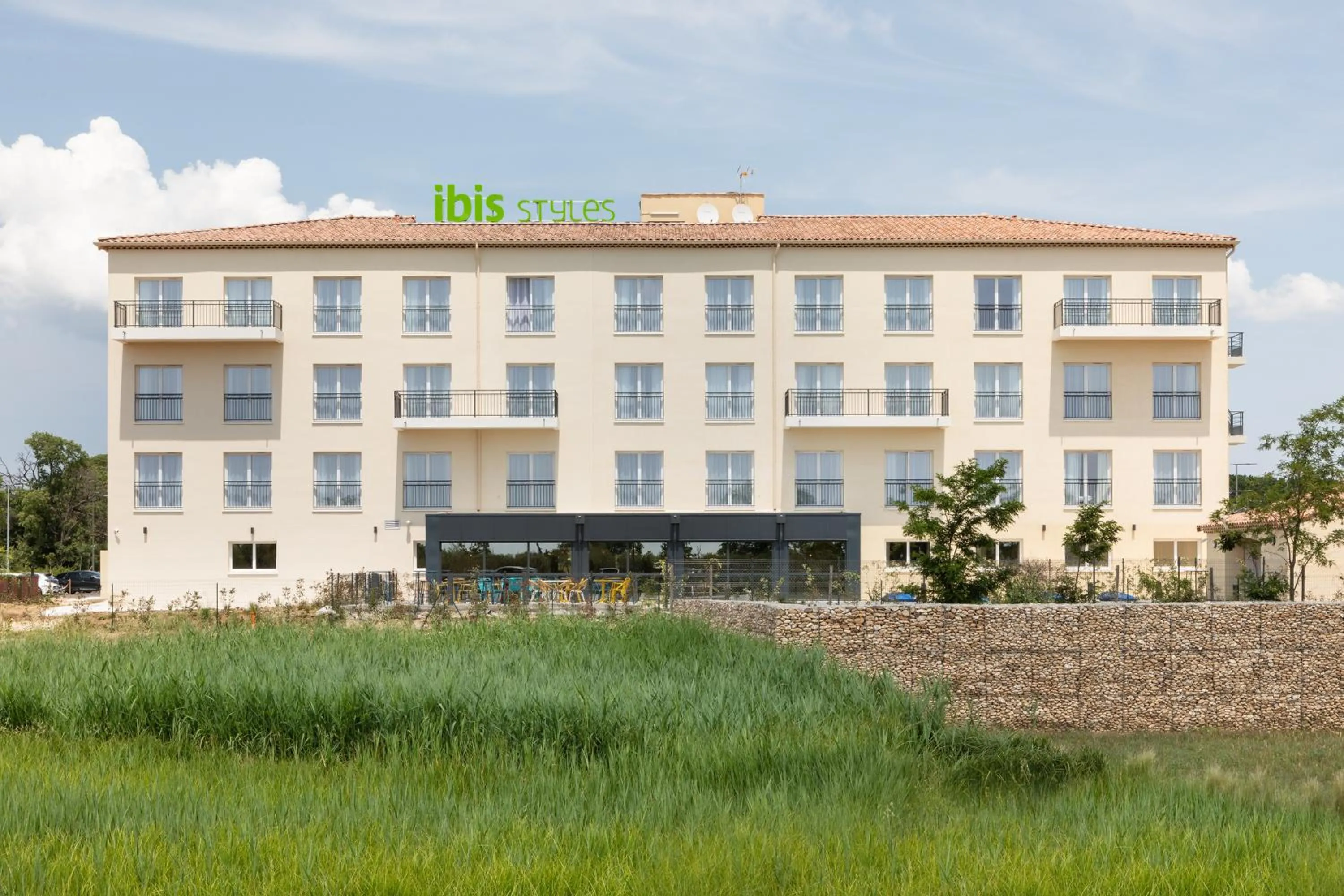 Property building in Ibis Styles Miramas