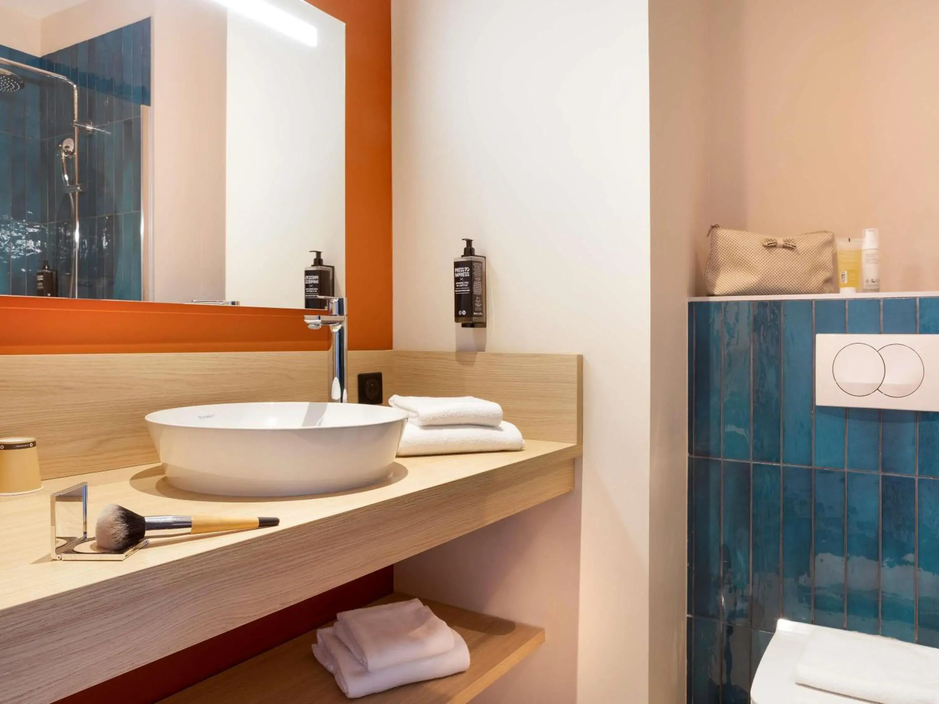 Standard Twin Room in Ibis Styles Miramas Standard Twin Room in Ibis Styles Miramas