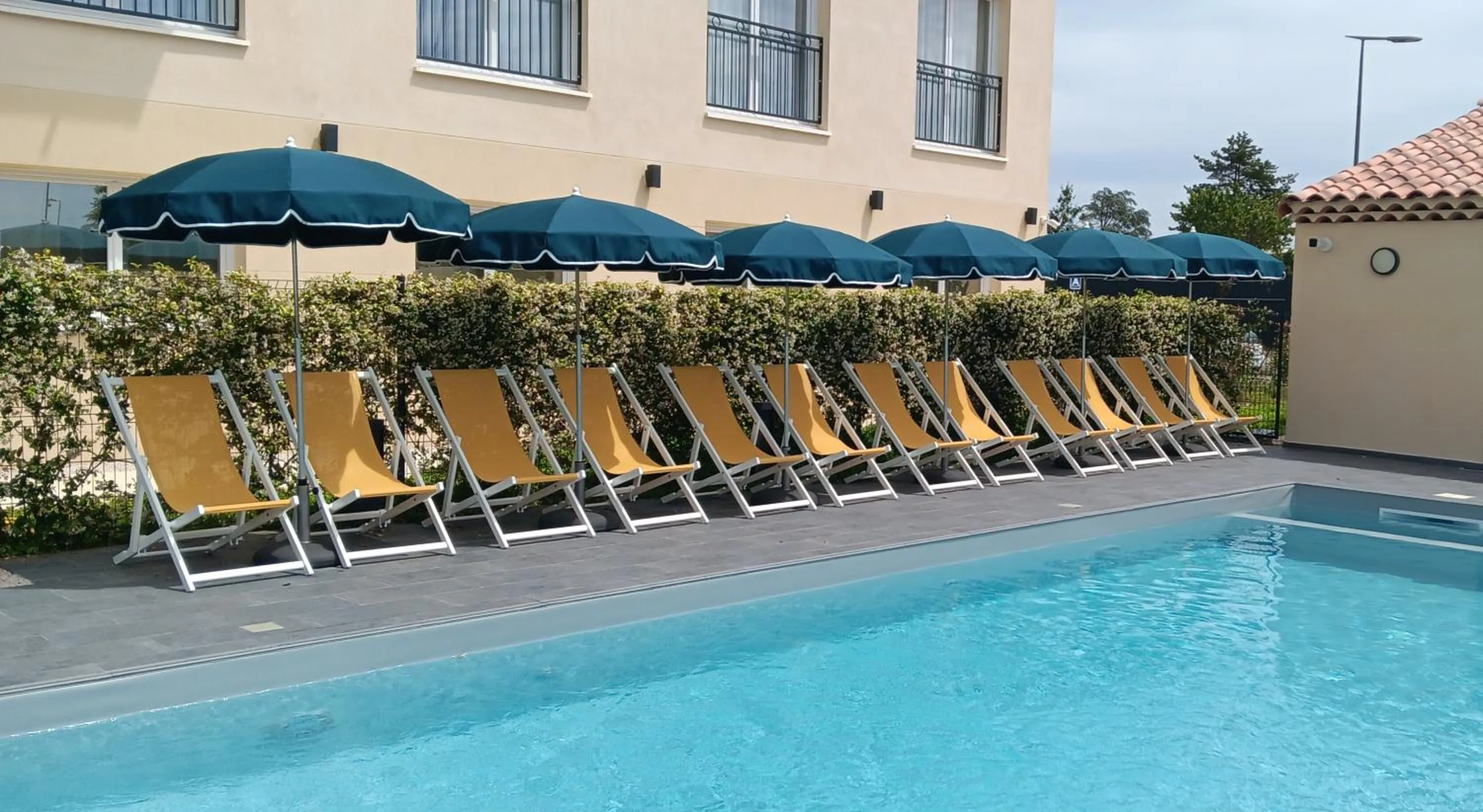 Swimming pool in Ibis Styles Miramas