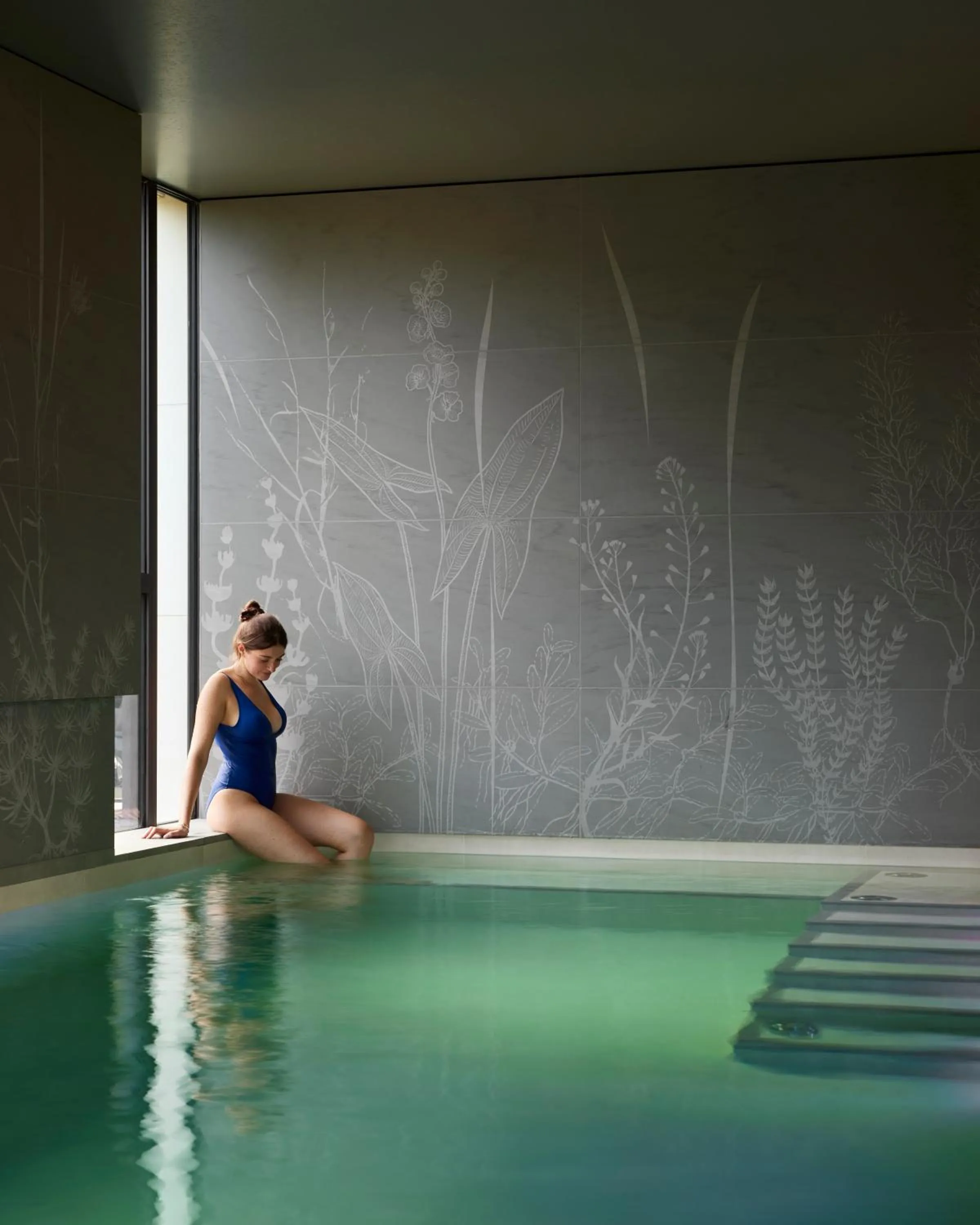 Swimming pool in Domaine de la Reine Margot Paris-Issy - MGallery Collection