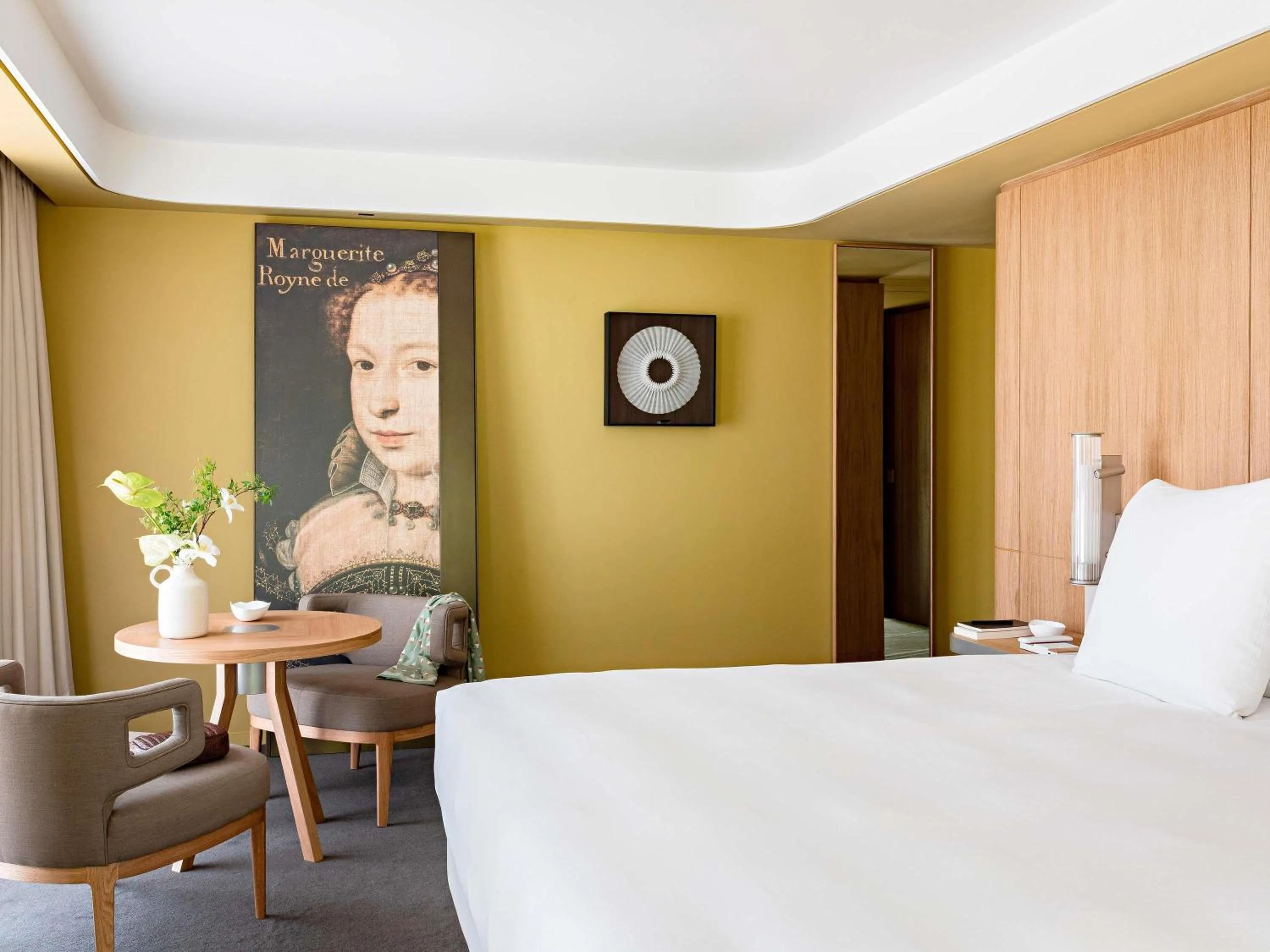 Junior Suite with Double Bed and Eiffel Tower View in Domaine de la Reine Margot Paris-Issy - MGallery Collection