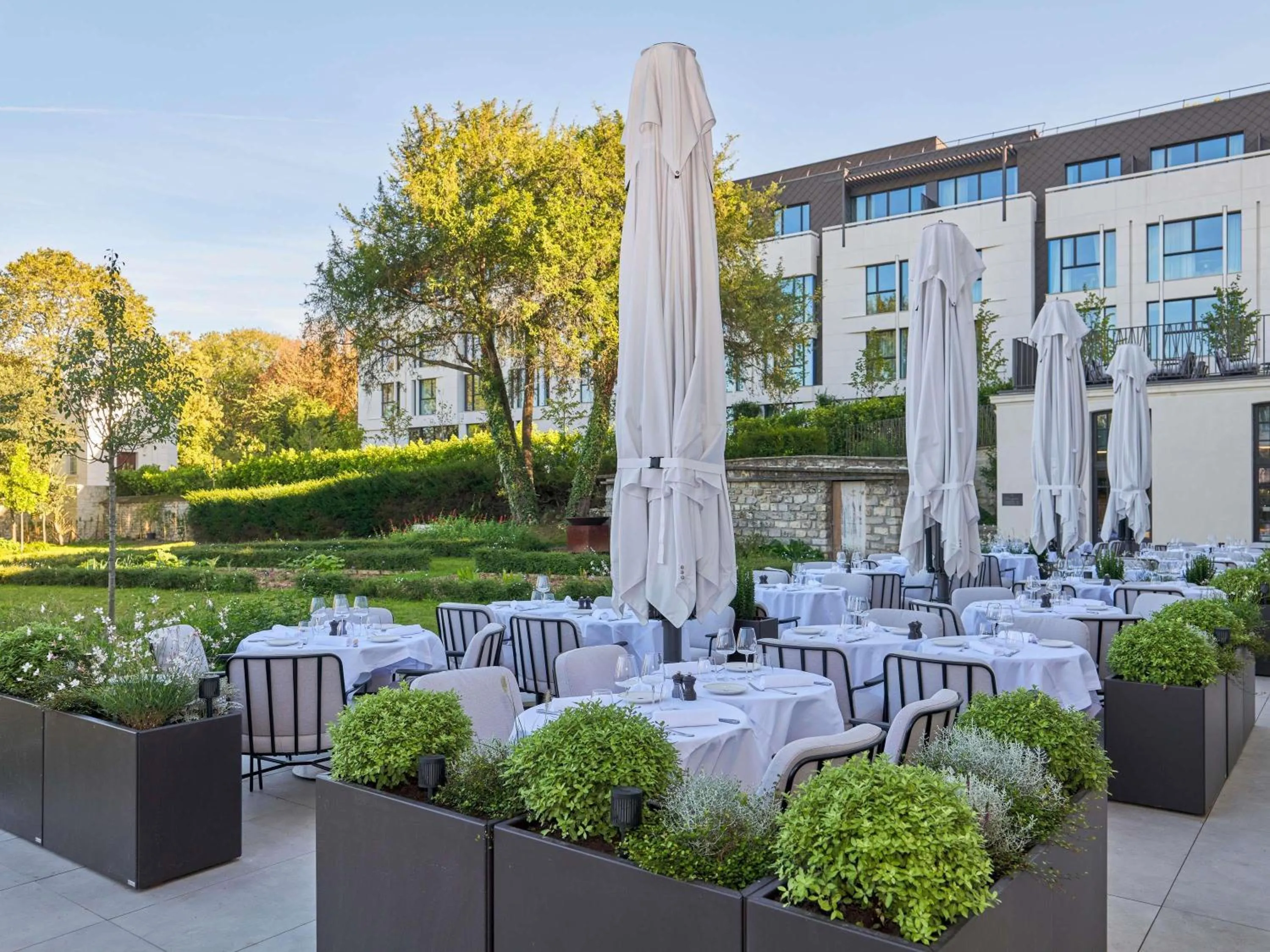Meeting/conference room in Domaine de la Reine Margot Paris-Issy - MGallery Collection