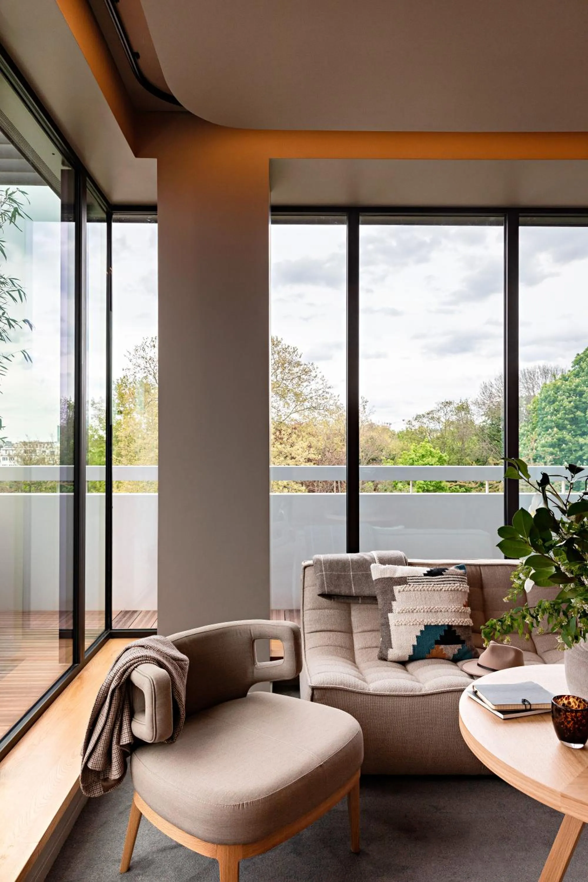 Living room in Domaine de la Reine Margot Paris-Issy - MGallery Collection